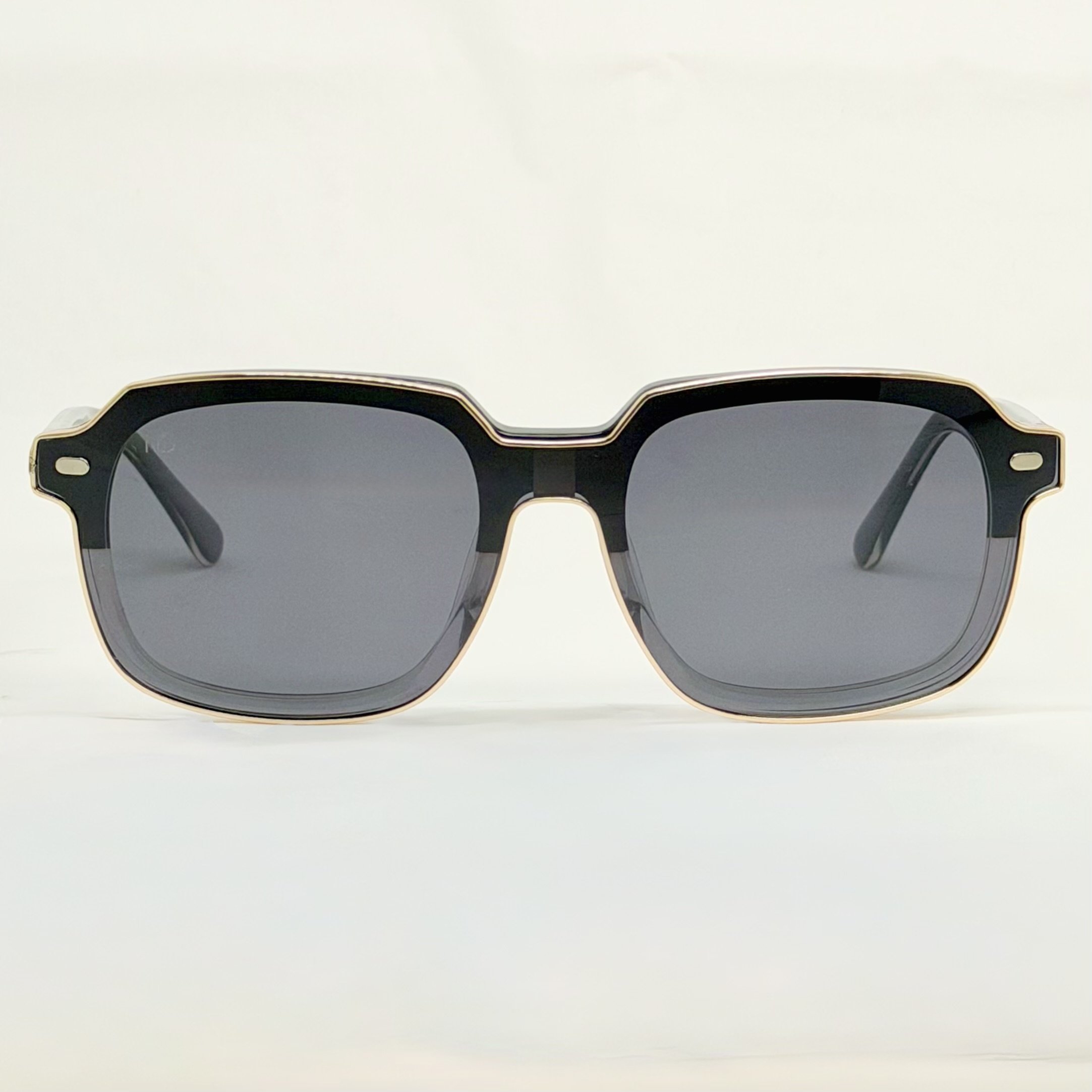 Polarized Smoke Lenses · Magnetic Clip-On · Effortless Luxury