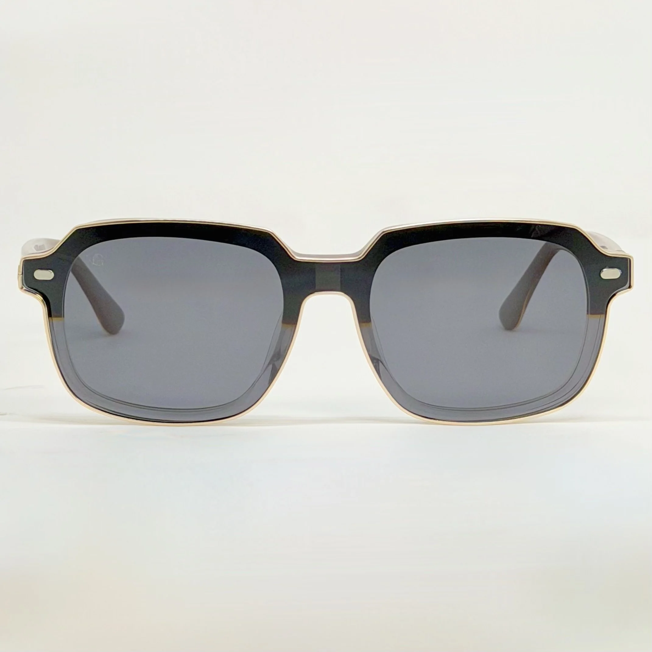 Polarized Smoke Lenses · Magnetic Clip-On · Everyday Versatility