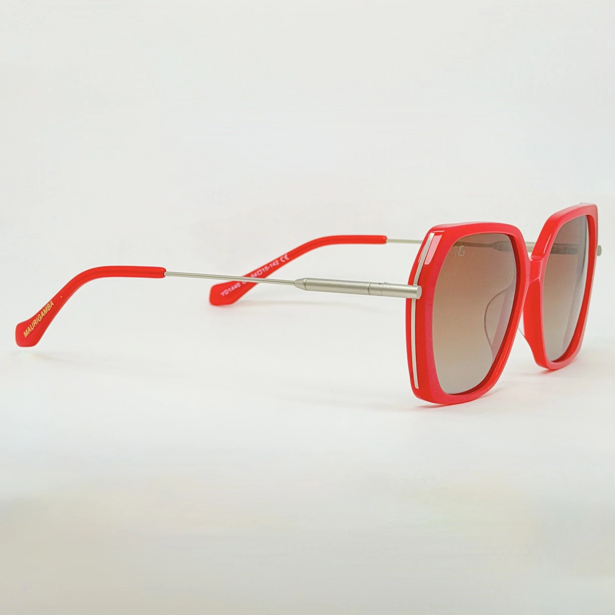 Lightweight Titanium Temples · Handmade Luxury · Italian-Inspired Design