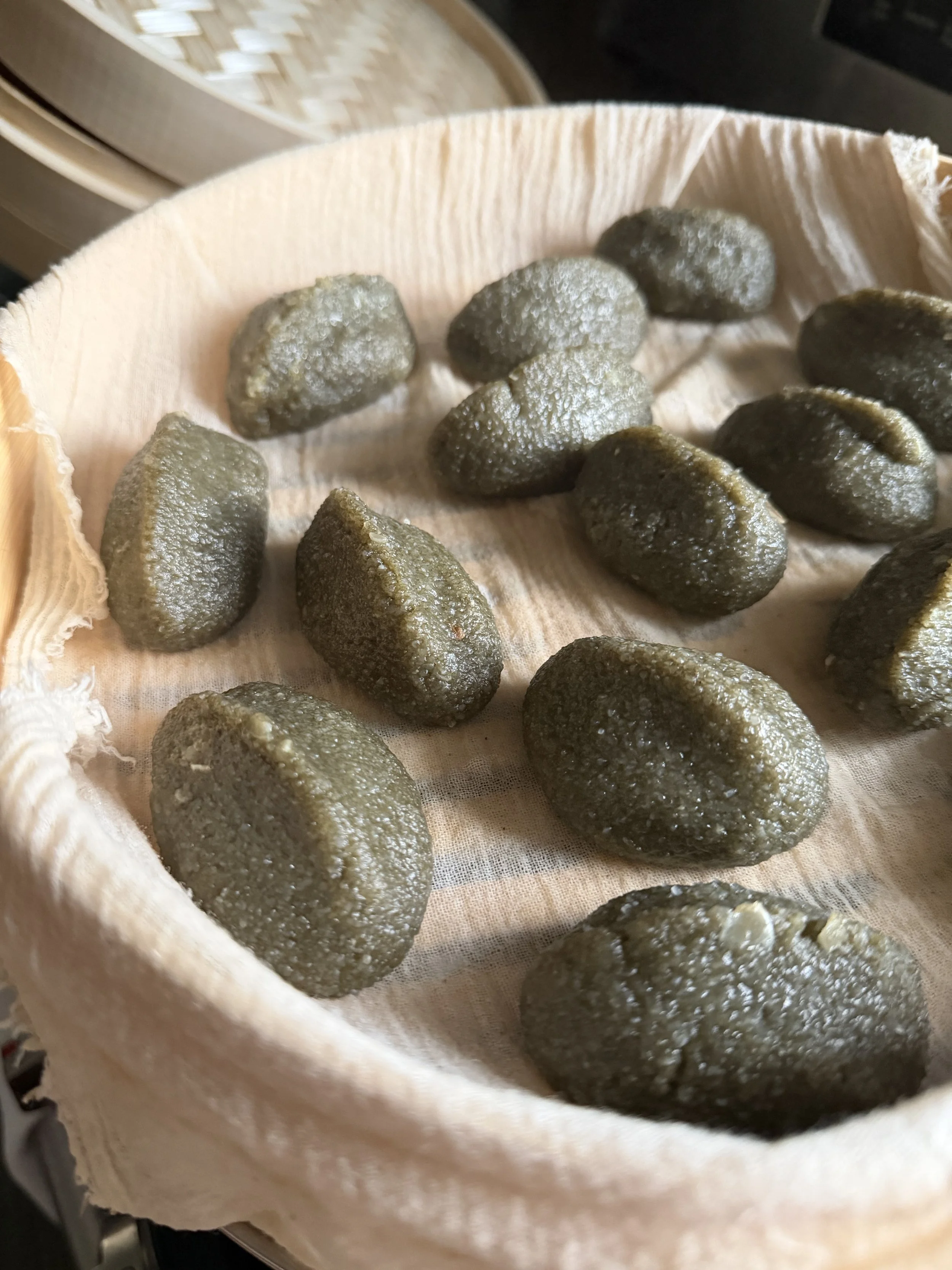 Songpyeon with Organic Rice &amp; Sook (Mugwort)