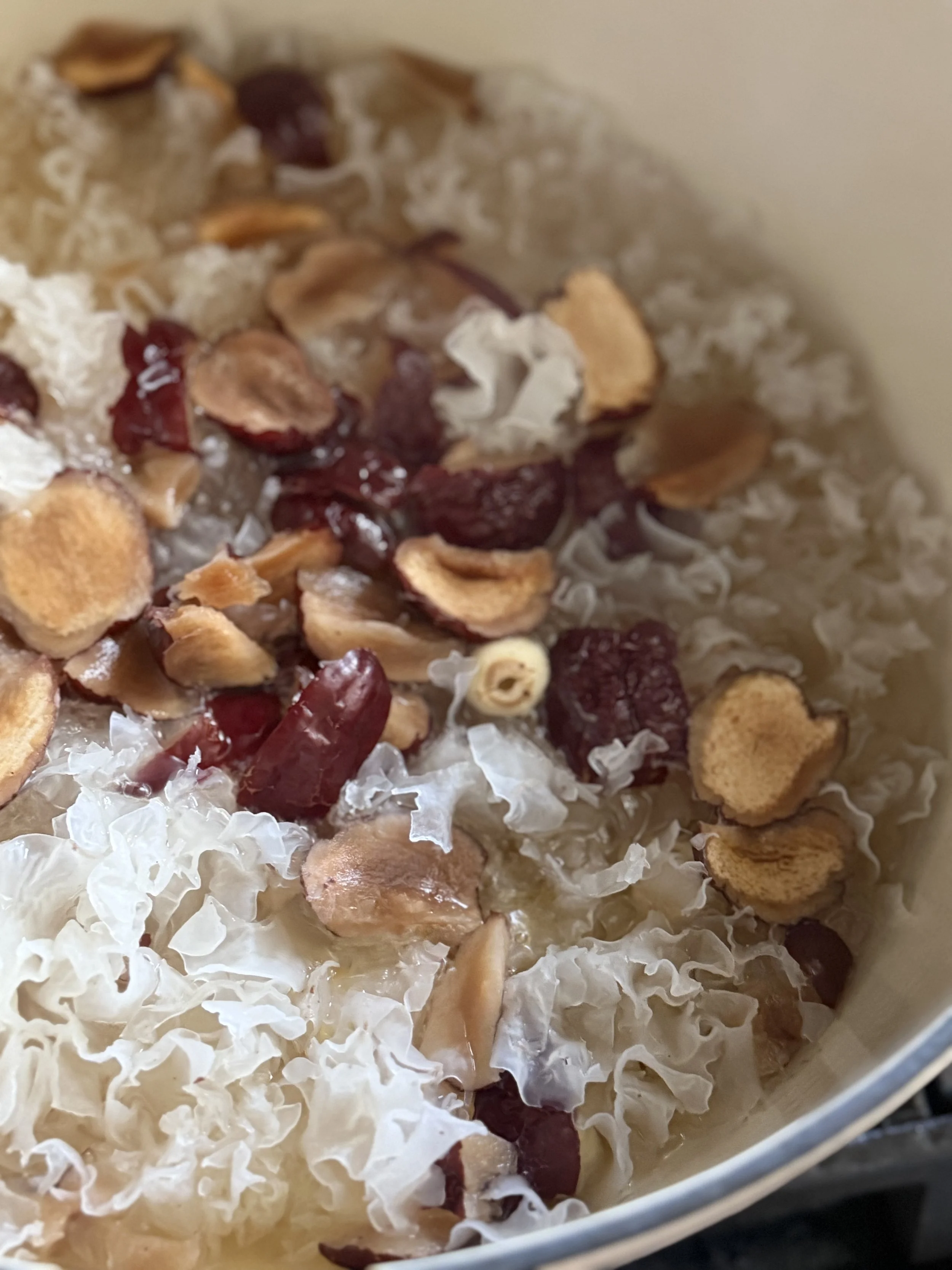 Lotus Seed Tremella Dessert Soup