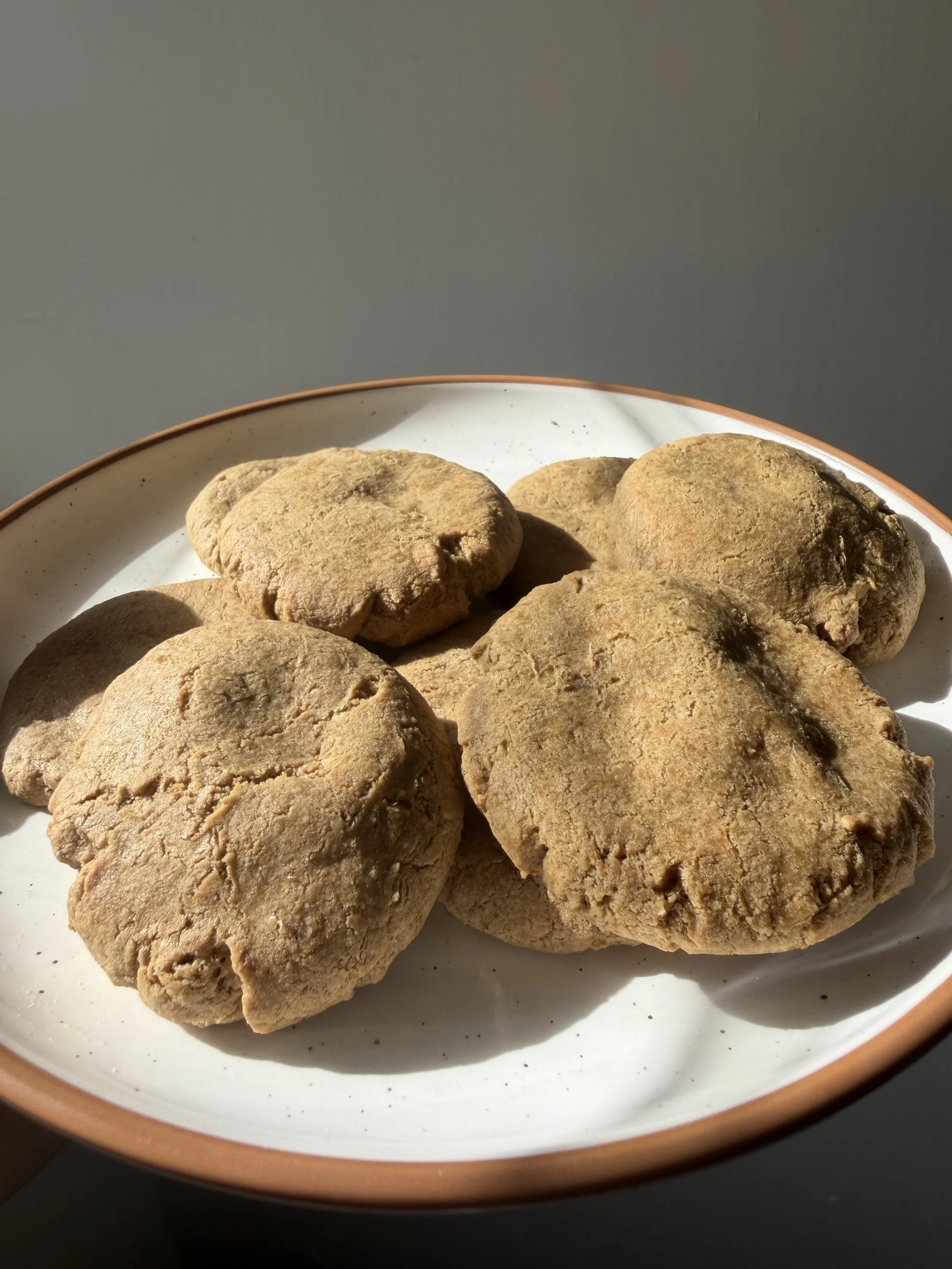 Soft-baked, gut-healthy protein cookies made with collagen-rich beef protein, organic SunButter, and customizable flour options. Eczema-friendly, kid-approved, and designed to support digestion, skin health, and sustained energy.