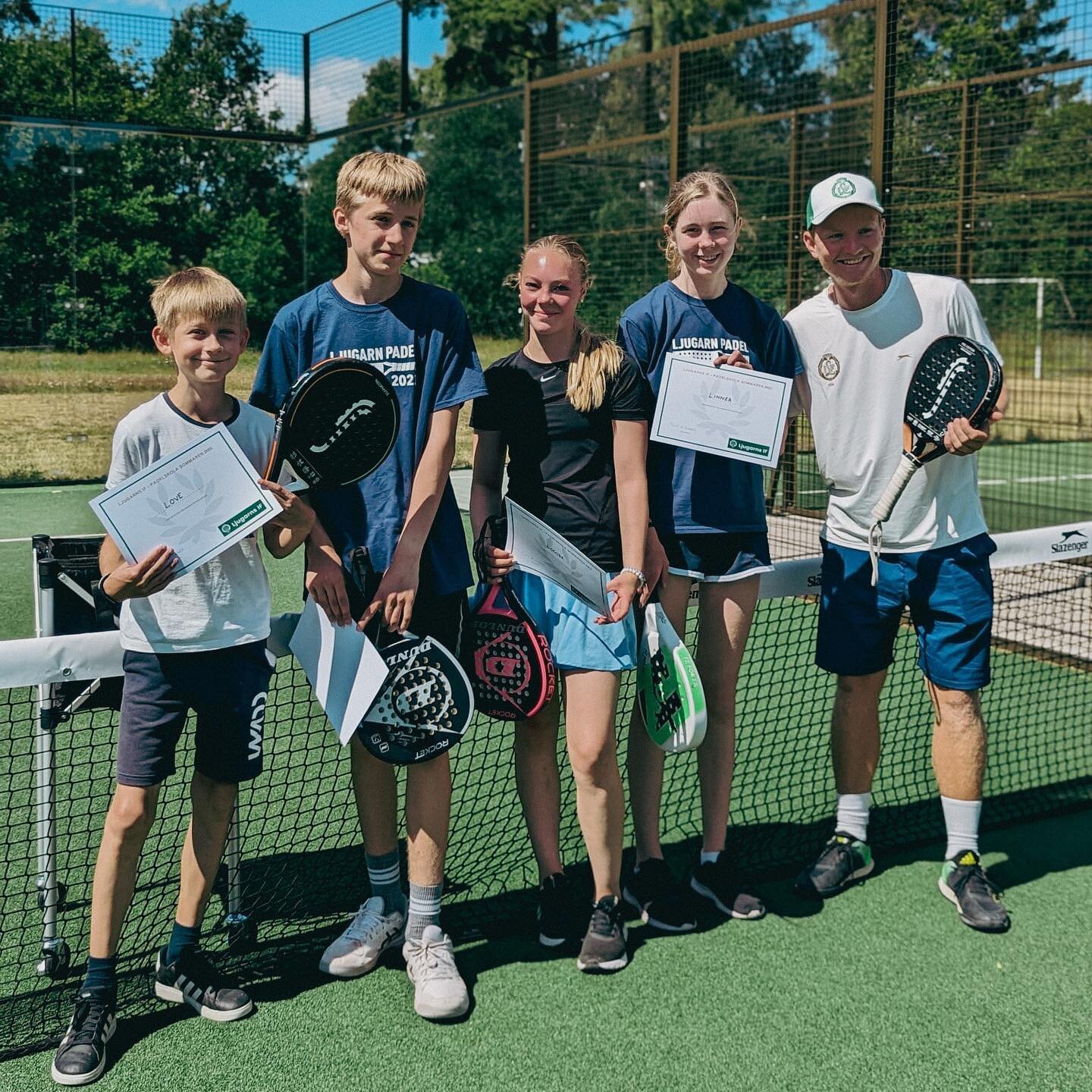 Nu &auml;r sista dagen f&ouml;r padelskolan f&ouml;rbi! Vi vill tacka alla grymma spelare som varit med och f&ouml;rgyllt Bj&ouml;rkvallen med sitt spel under veckan! Tack och vi ses igen n&auml;sta &aring;r!👏💪👊