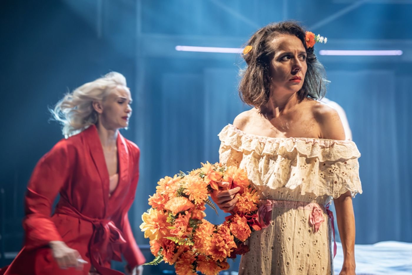 tn-500_4590liaburge(neighbourflowersellernurse)andjoannavanderham(blanche)inastreetcarnameddesire.photobymarcbrenner..jpg