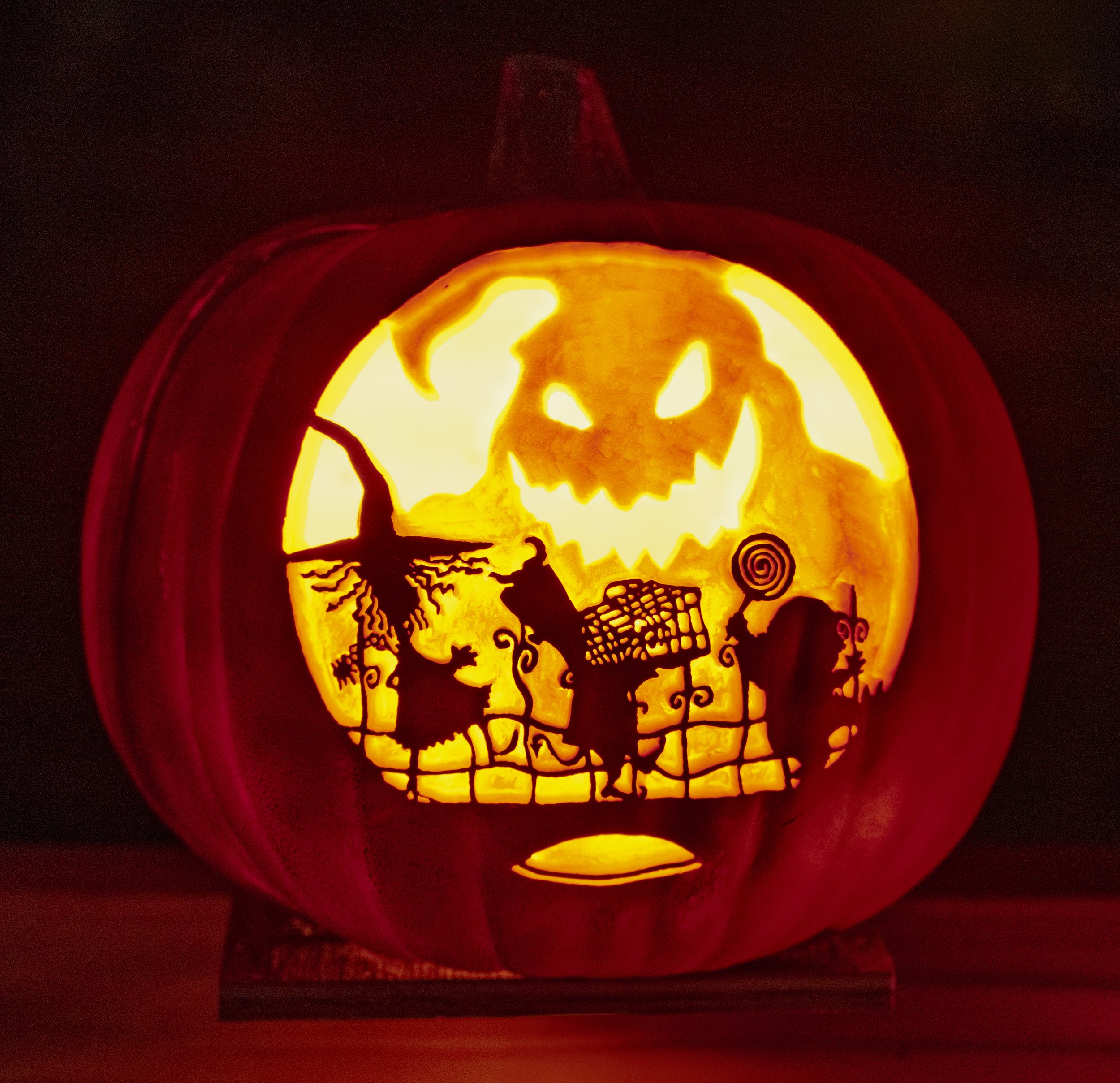 Ghost Pumpkin & Trick or Treaters 02113.jpg
