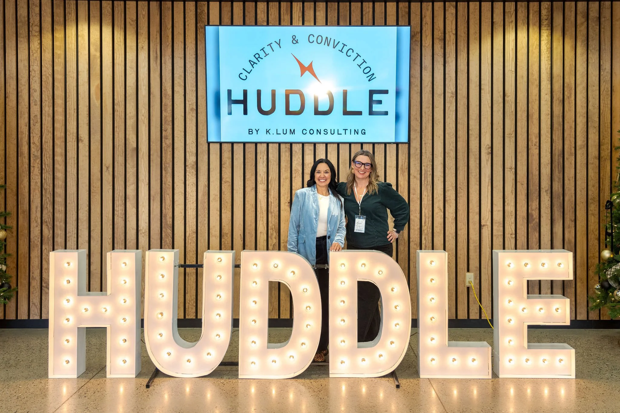 20251204-LIVE-Huddle-03348.jpg