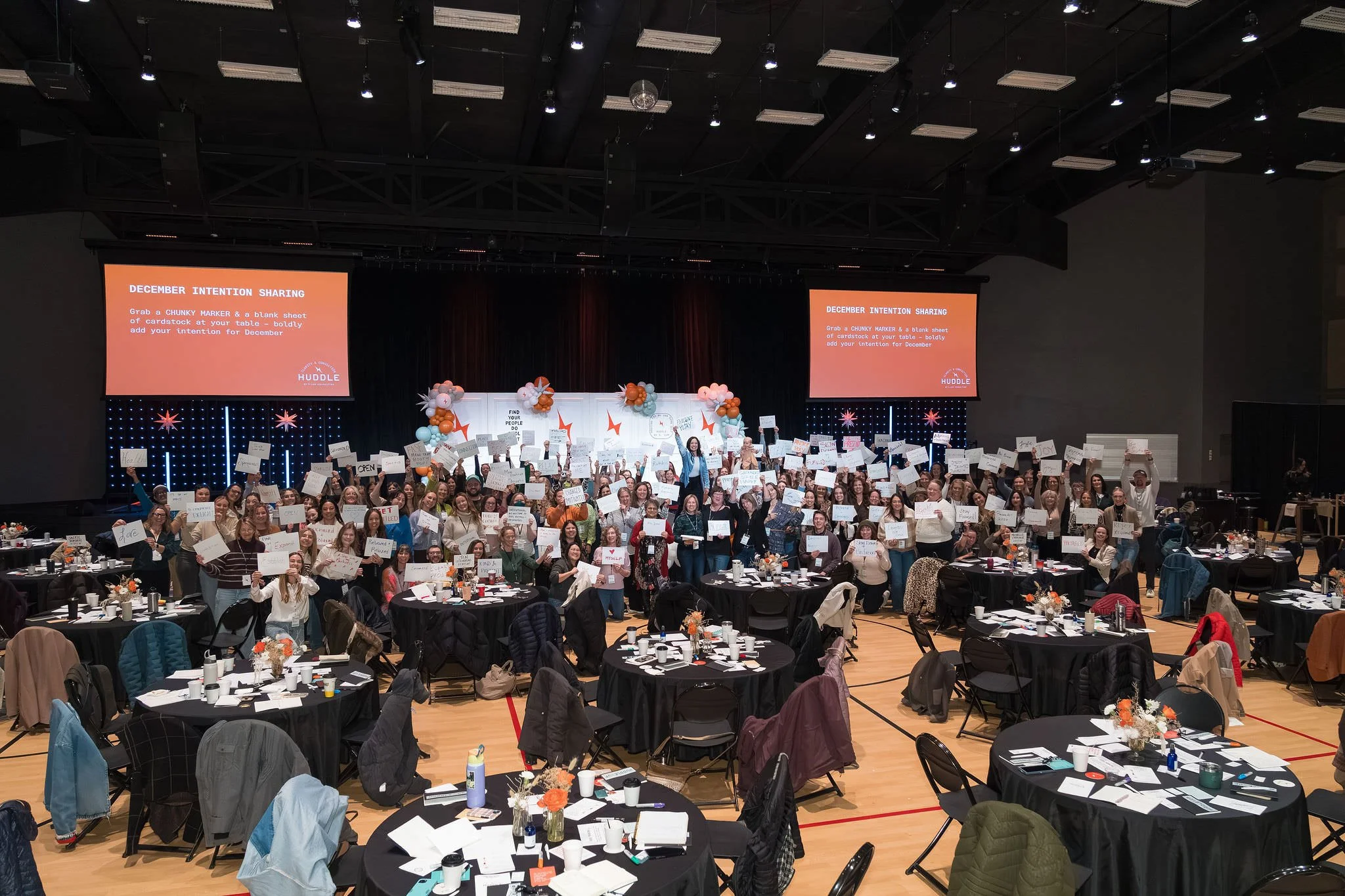 20251204-LIVE-Huddle-02876.jpg
