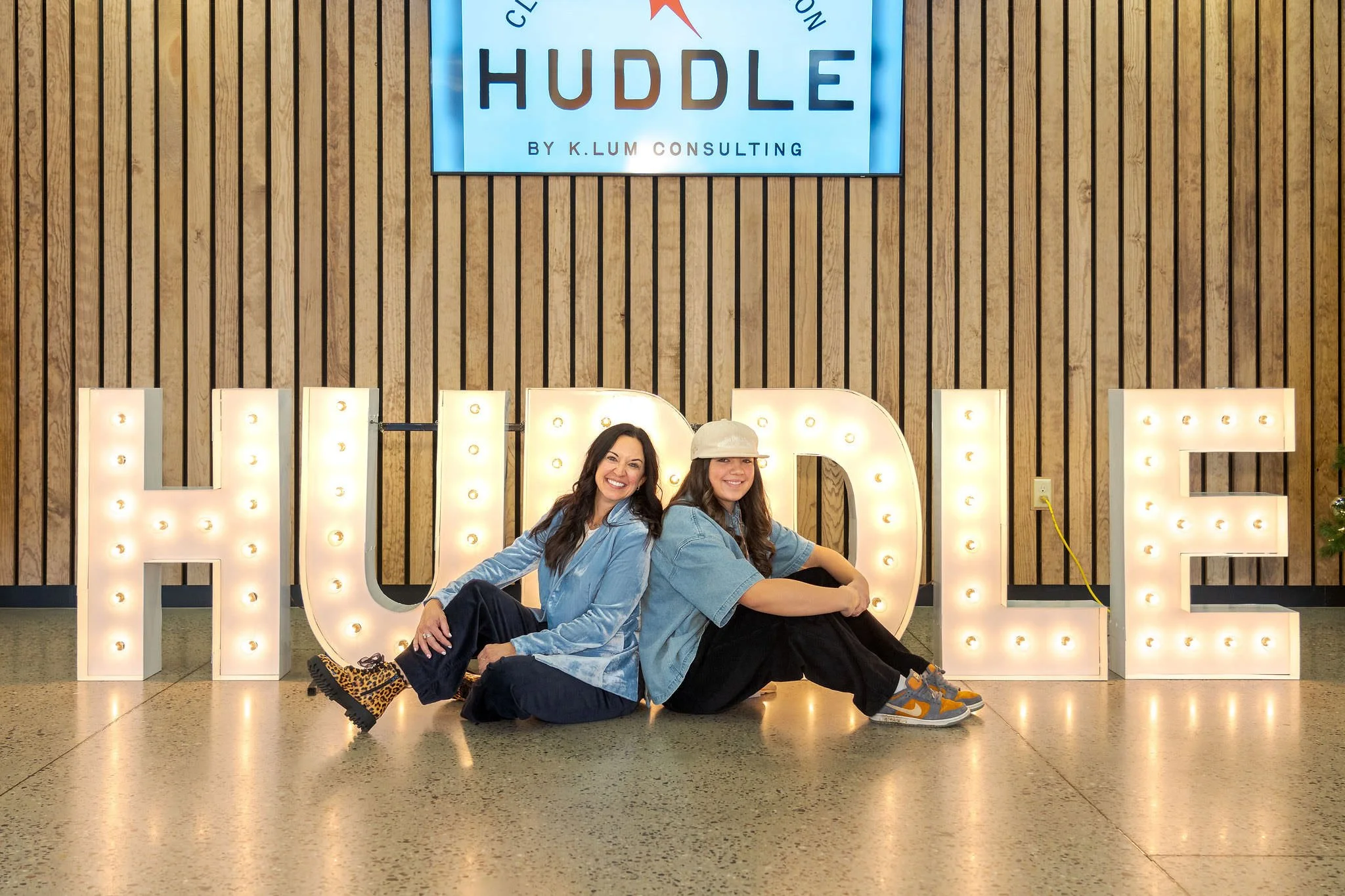 20251204-LIVE-Huddle-03345.jpg