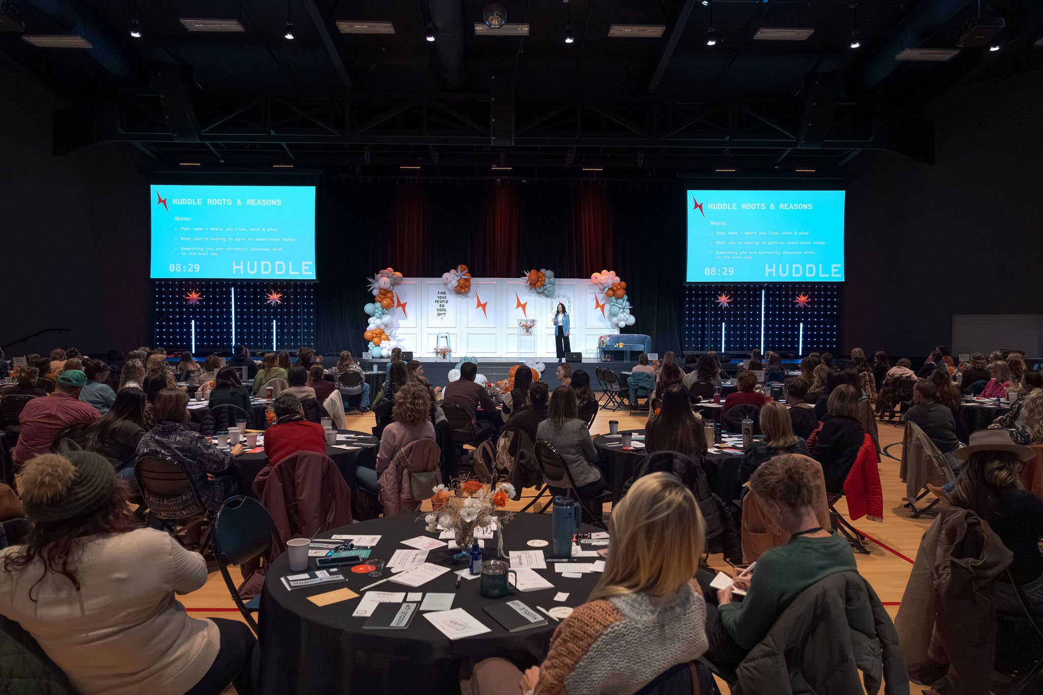 20251204-LIVE-Huddle-02813.jpg