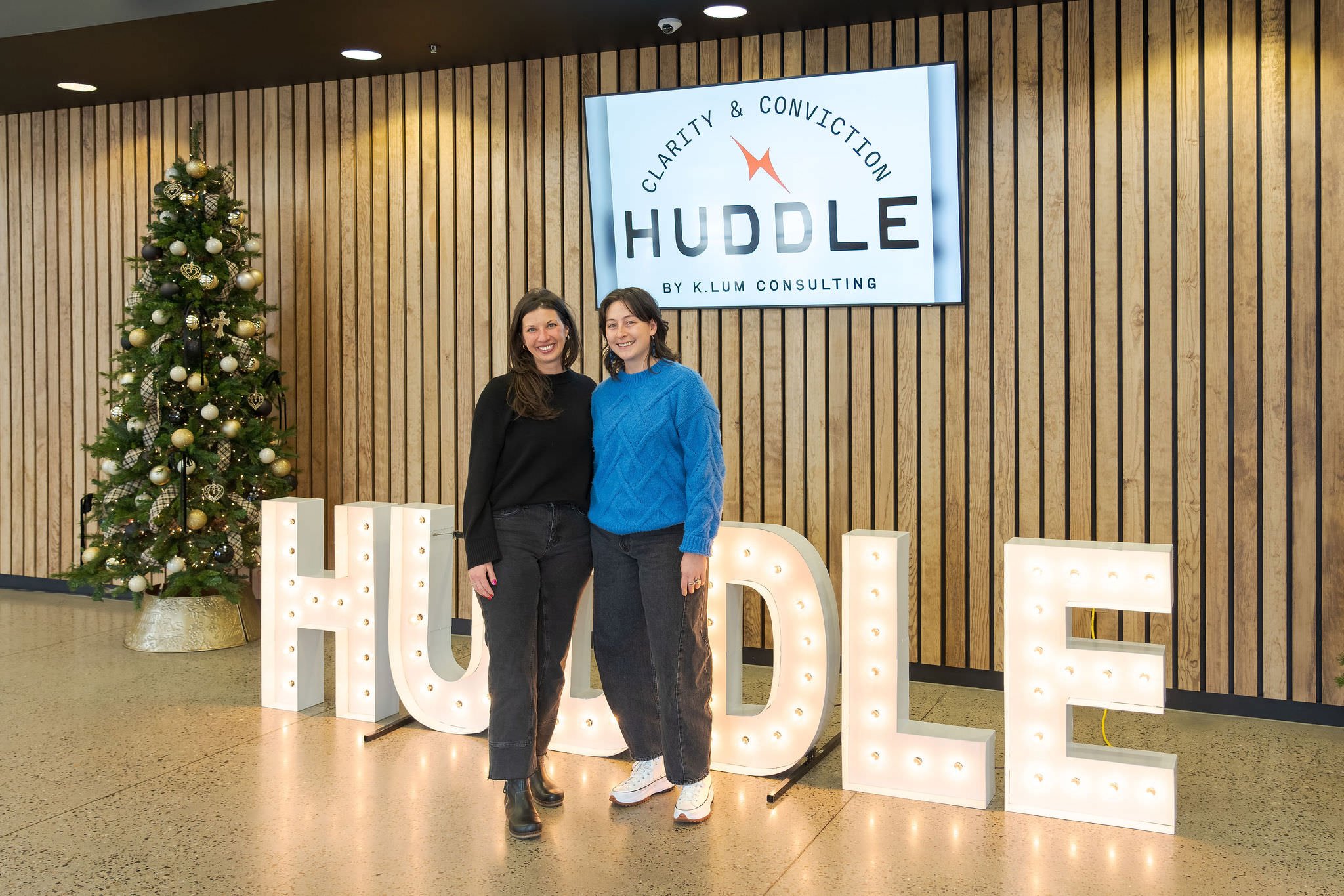 20251204-LIVE-Huddle-03017.jpg