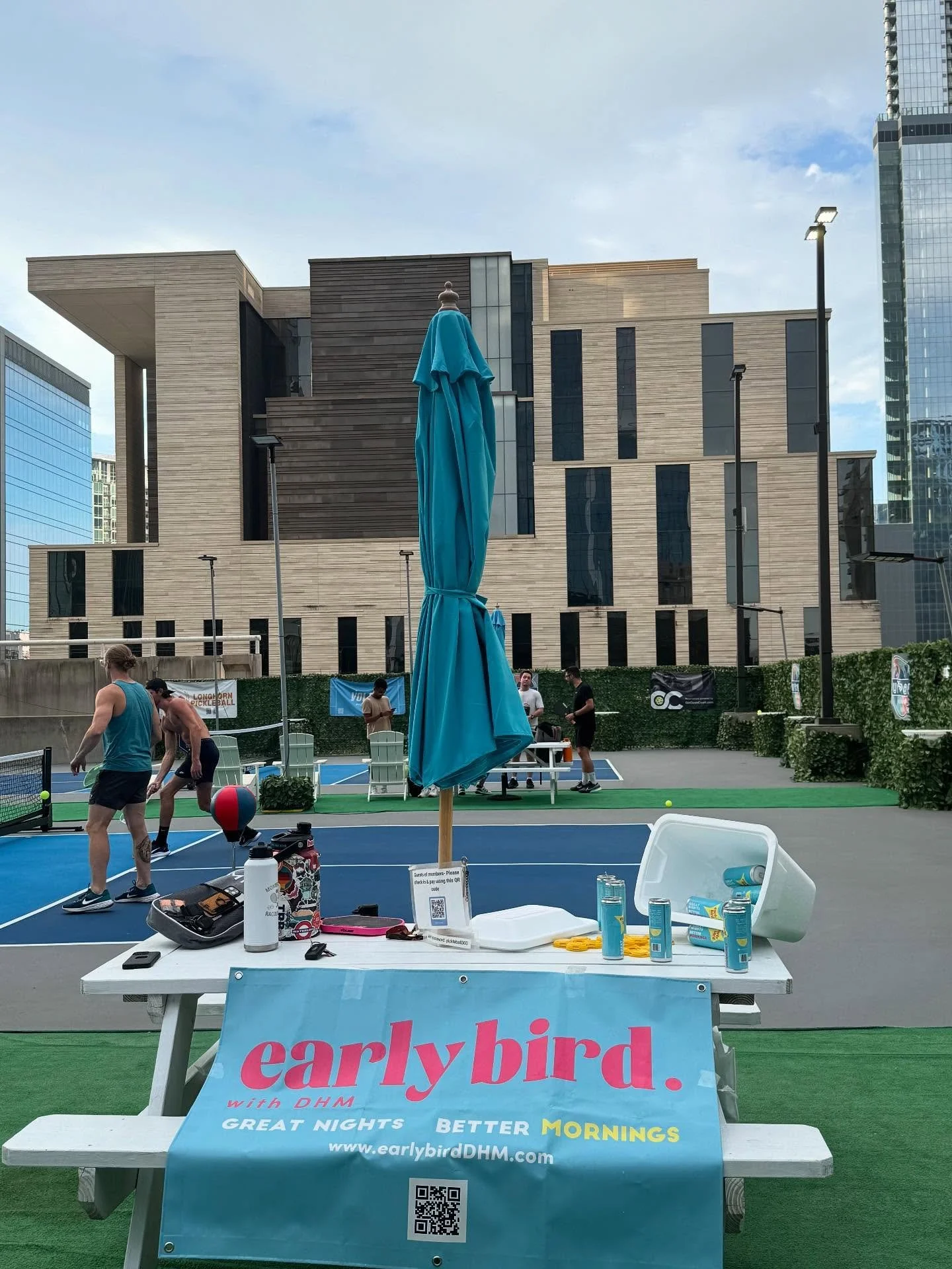 Game on today at @urbanpickleballatx 
#greatnights #bettermornings #earlybirddhm