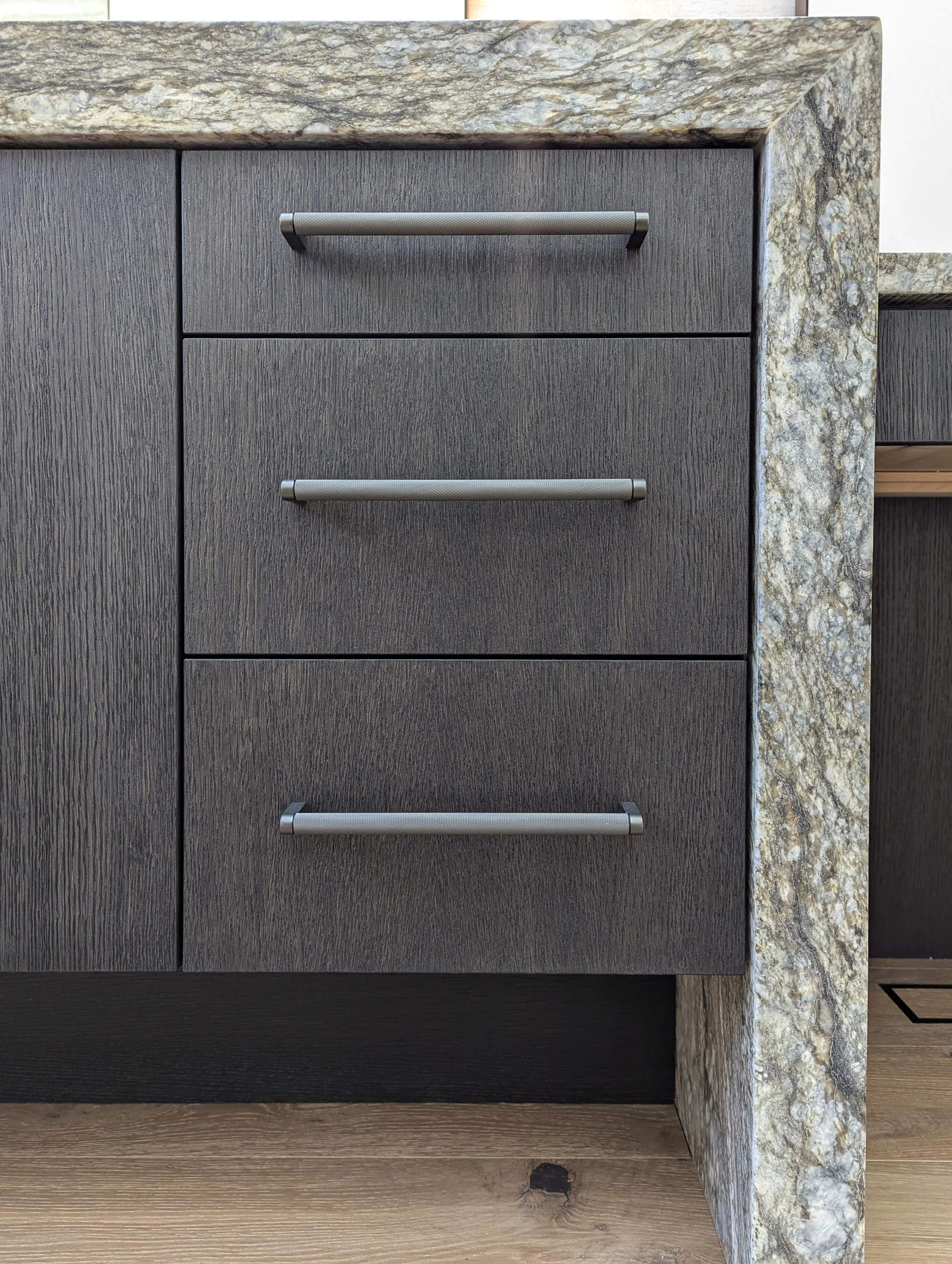 1875+primary+bath+vanity+detail_150dpi_chsl.jpg