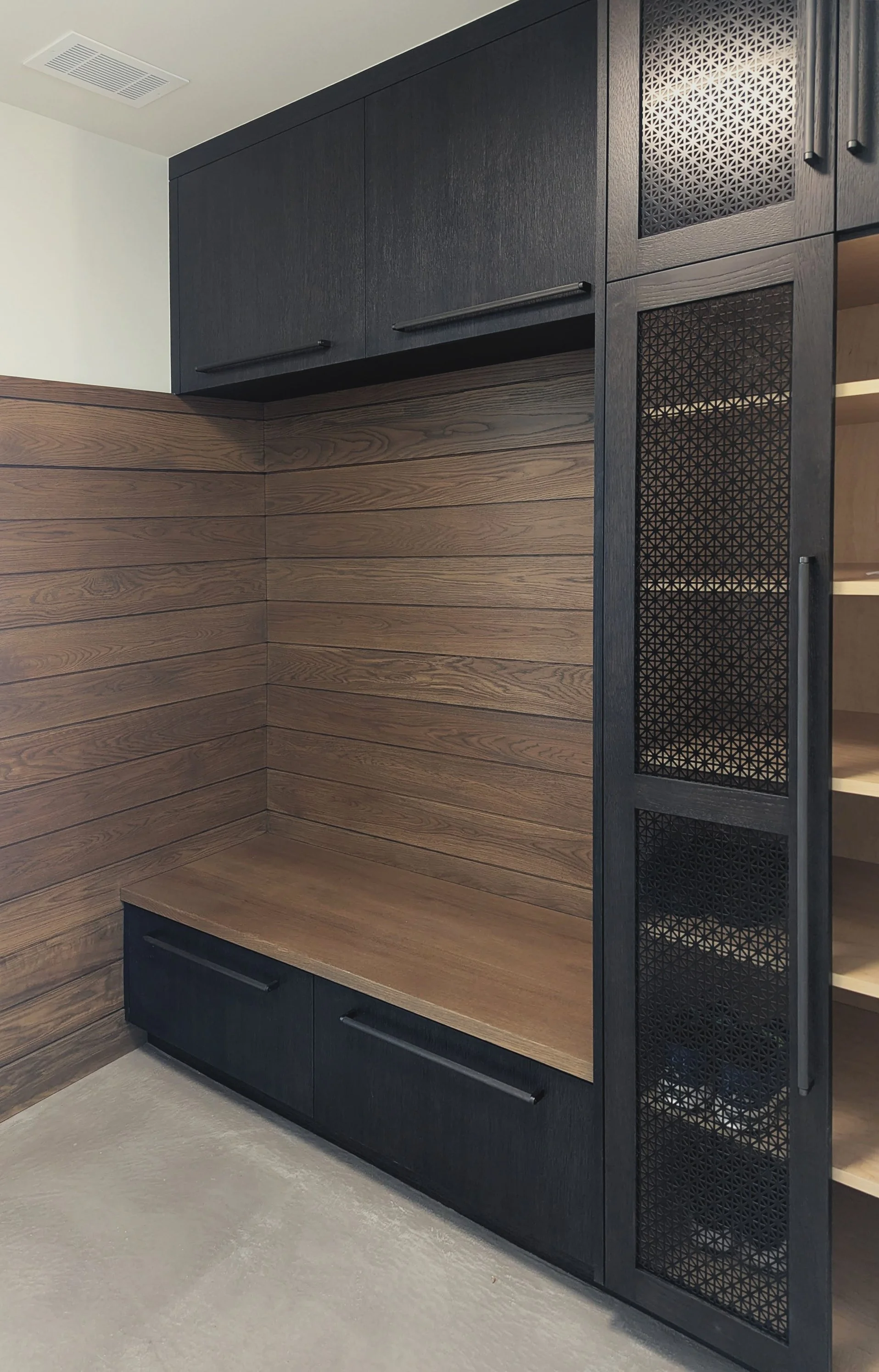 1875 mudroom_150dpi_chsl.jpg