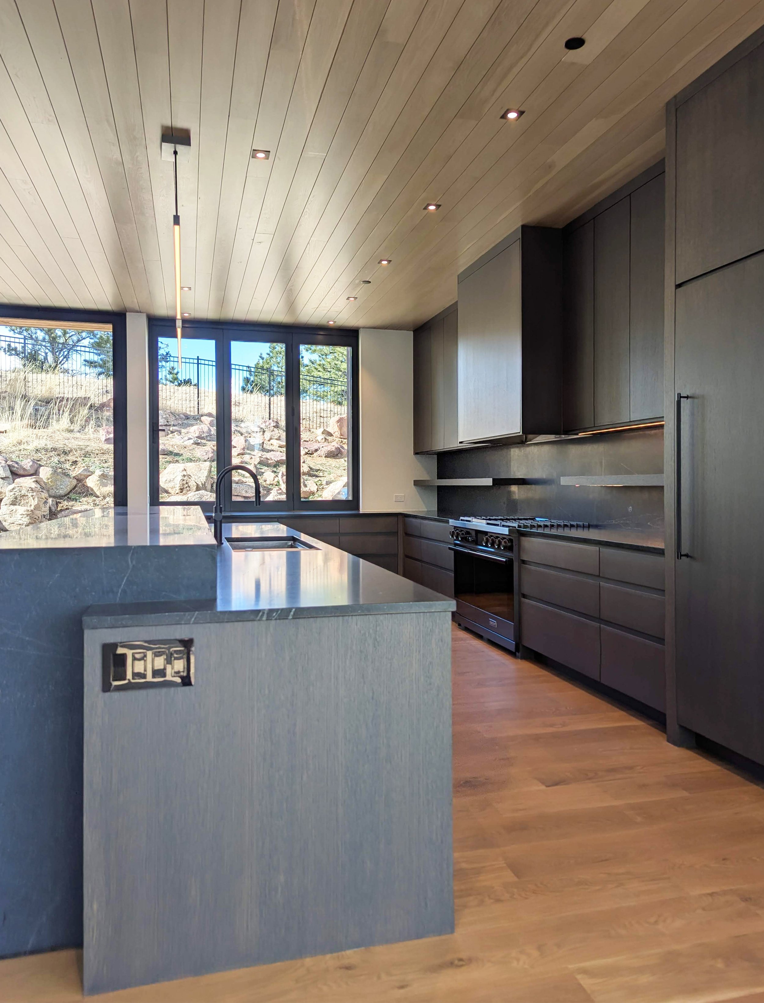 186kitchen 6_150dpi.jpg