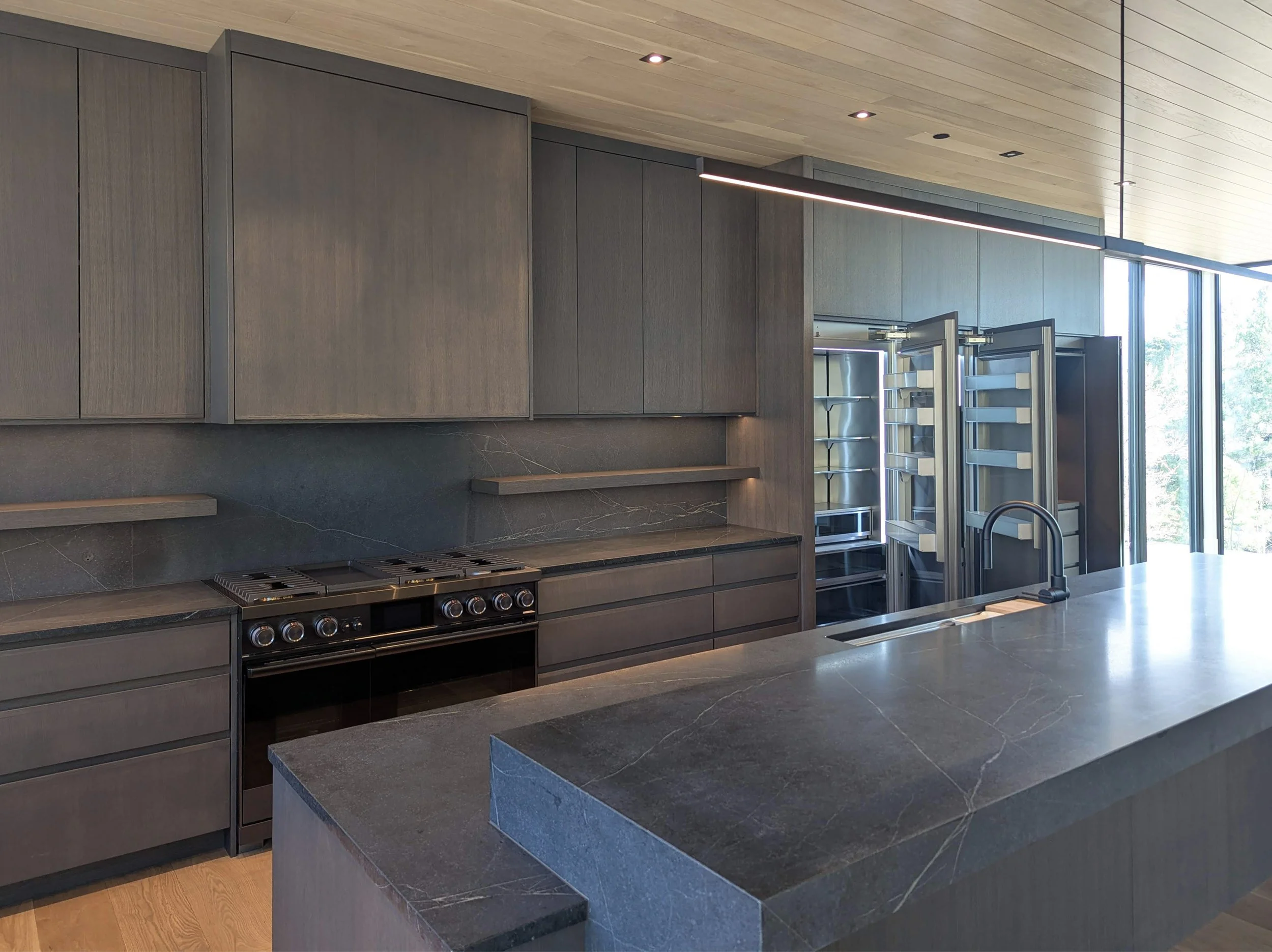 186kitchen 2_150dpi.jpg