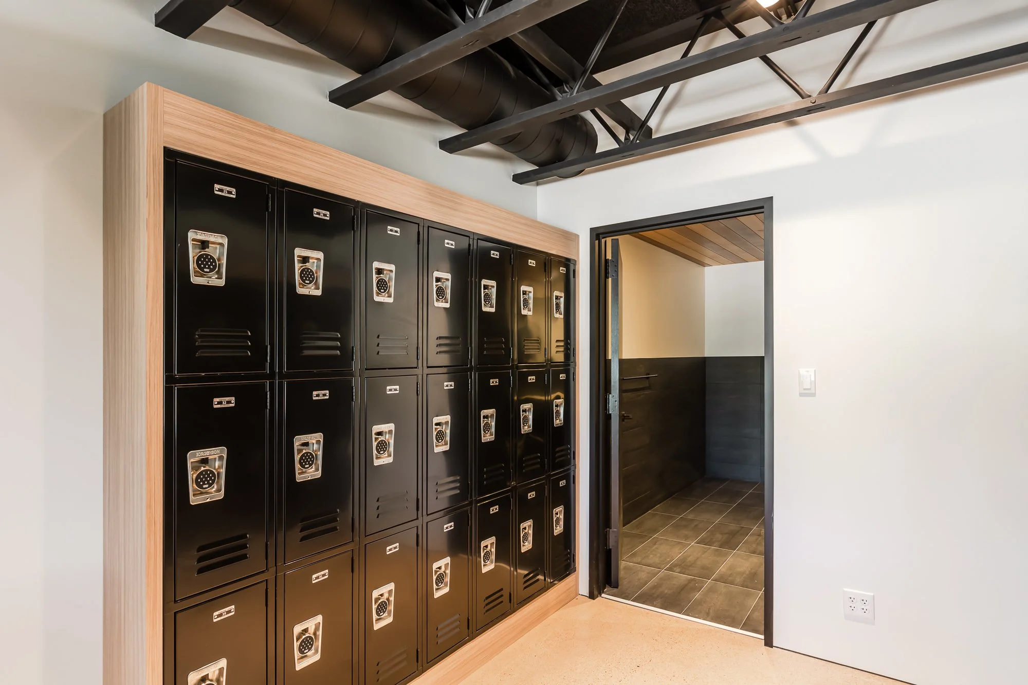 3131 N 75th St-29.jpg