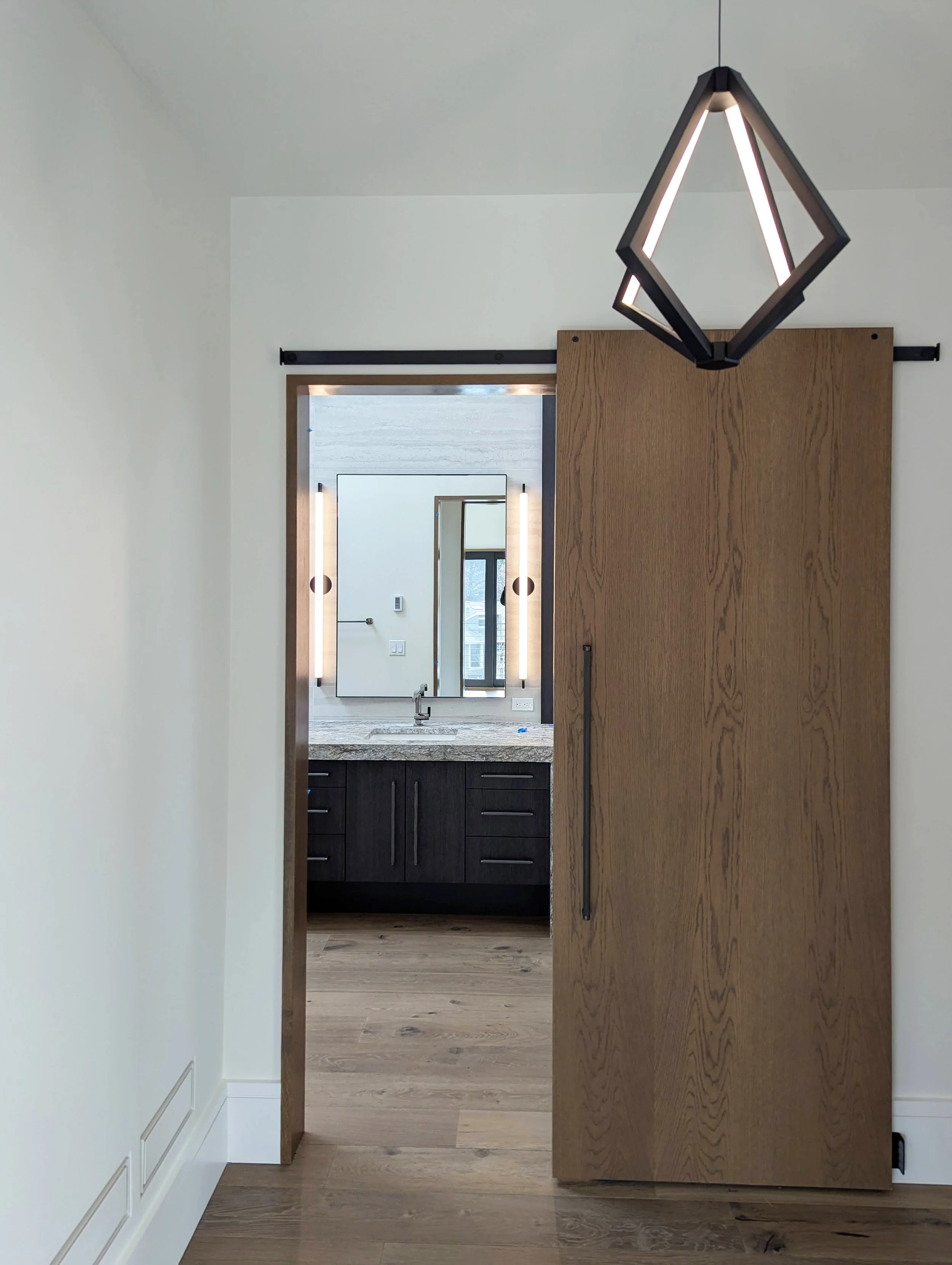1875 primary bath barndoor_150dpi_chsl.jpg
