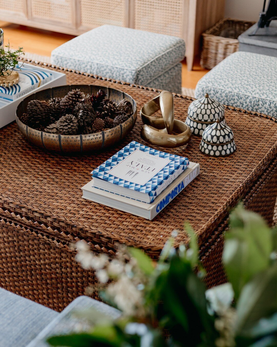 Essential holiday coffee table objects. Pinecones from local walks, weekend reading and something sculptural to admire (and storage underneath for the practical, yet not as pretty things we all have!). ​​​​​​​​
.​​​​​​​​
.​​​​​​​​
.​​​​​​​​
.​​​​​​​​