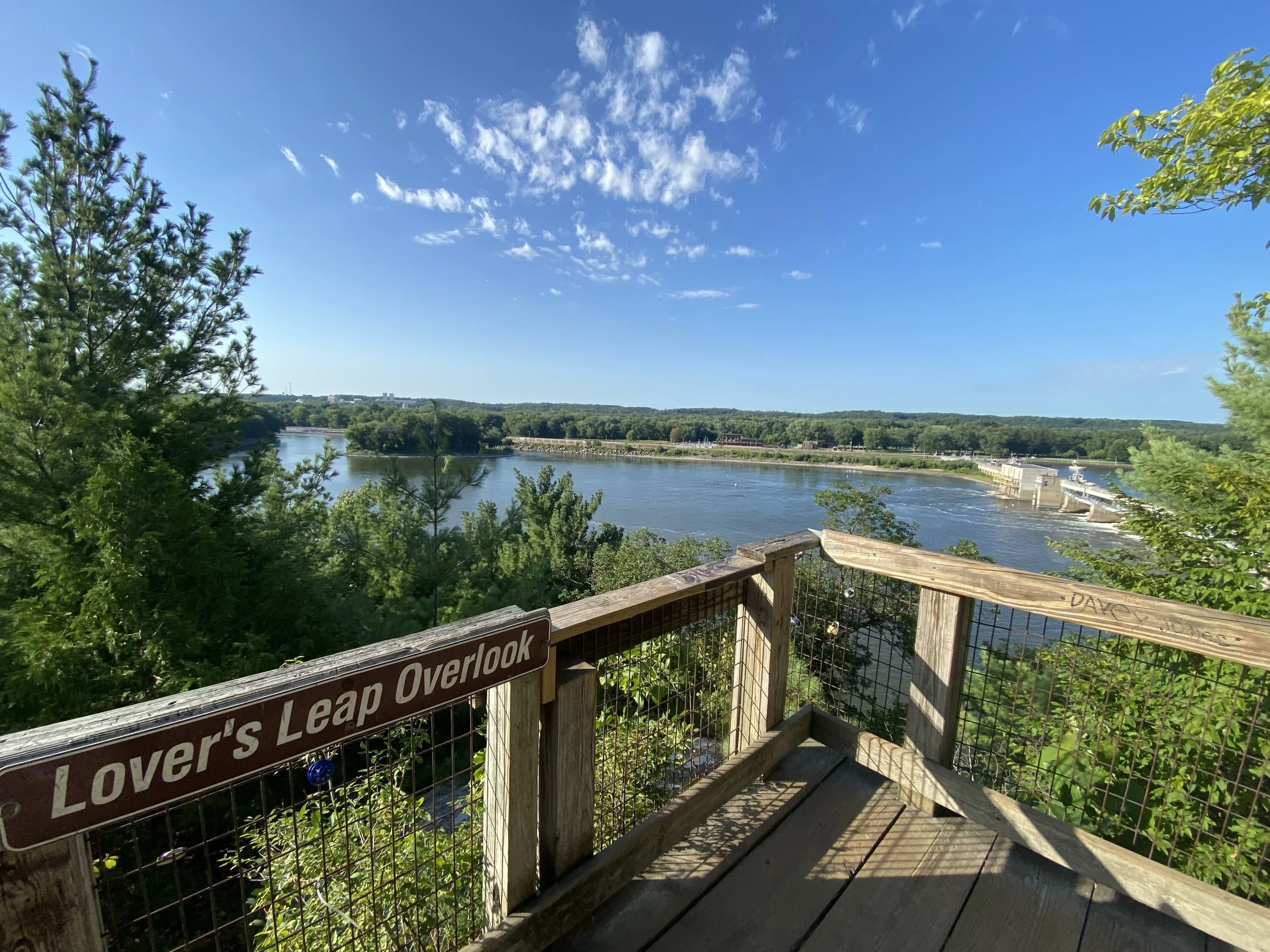 Enjoying Illinois: The Best Chicagoland Hikes