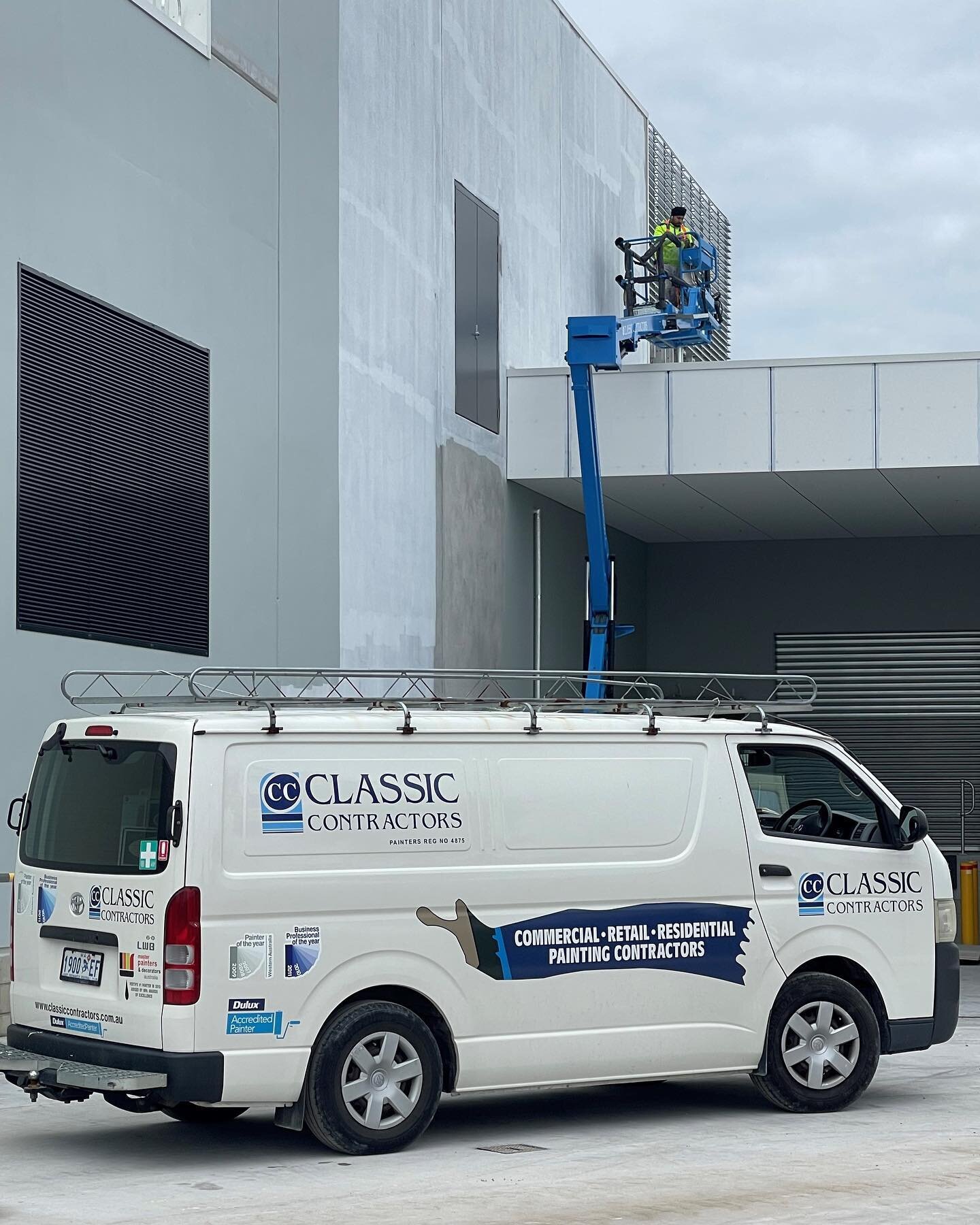 Equipped with the right tools to get the job done right, on budget and on time ✅
.
.
.
#classiccontractors #perthpainters #commercialpainters #residentialpainters #stratapainters #awardwinningpainters #duluxaccreditedpainters