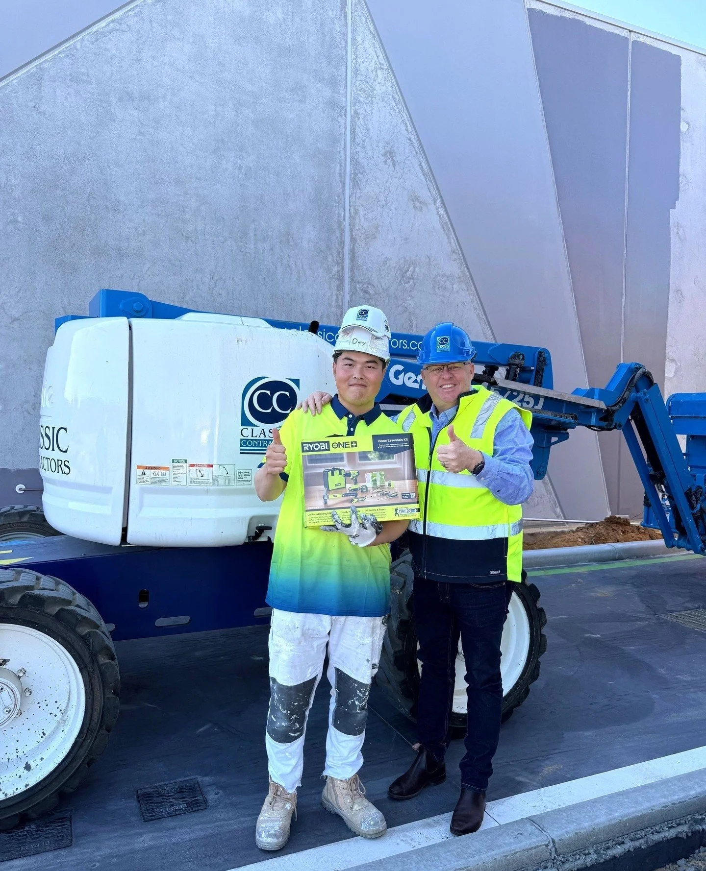 It’s been a huge few months for our painting division, and we’re catching up on our Painter of the Month awards! 🏆 Mark and Paul have been out on site, recognising the incredible efforts of our team.
A big congratulations to Dony! You
