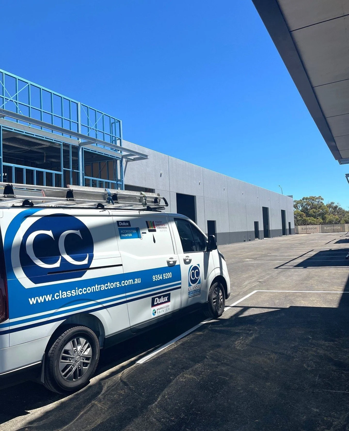 Out on site in style! Our new van is turning heads and representing the brand perfectly✨⁠
⁠
#ClassicContractors #PerthPainters #CommercialPainters #DuluxAccredited #NewFleet