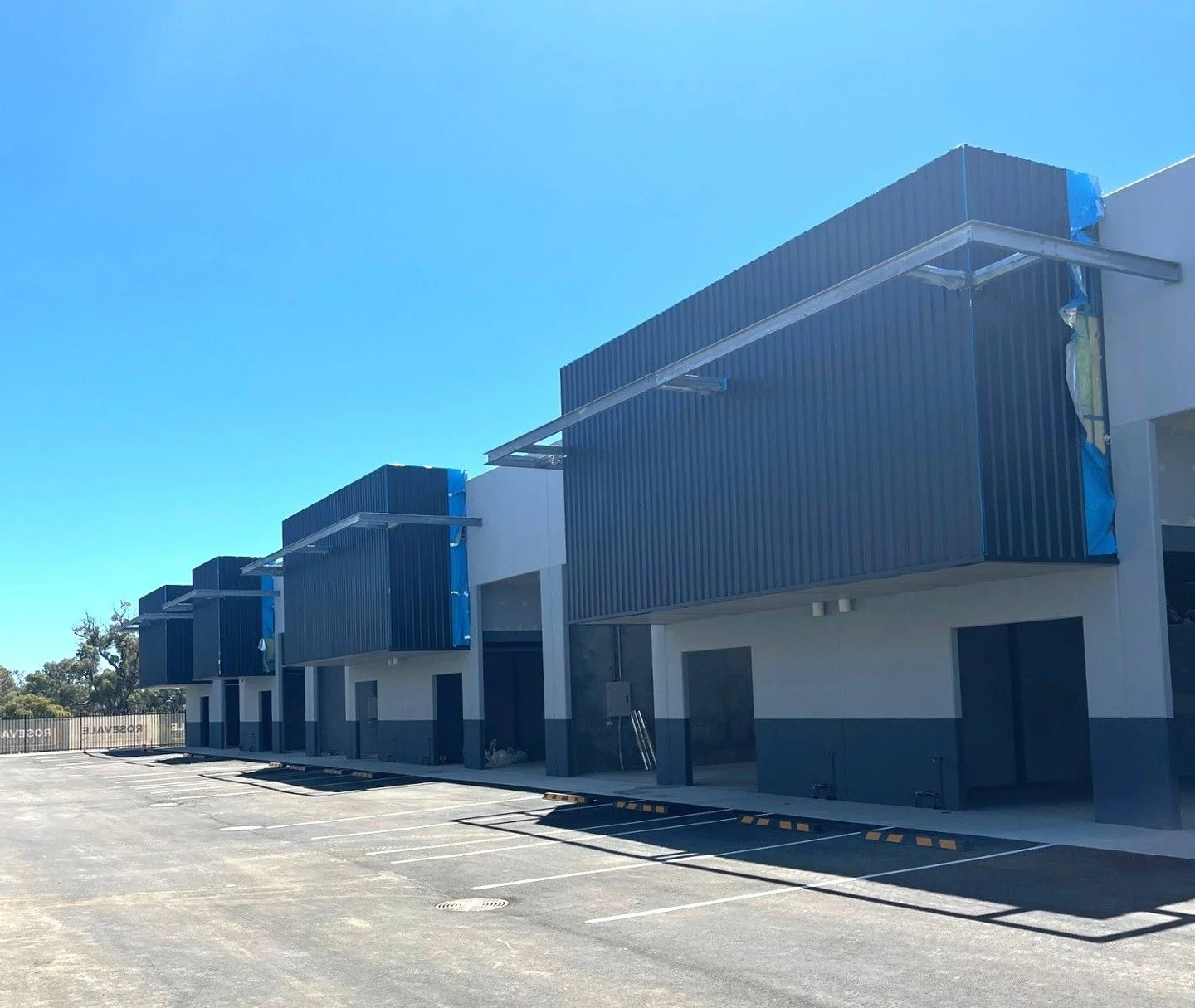 ✨ Another Project Completed!⁠
⁠
From crisp, clean lines to a professional finish, fresh paint really makes a space shine!⁠
⁠
⁠
#ClassicContractors #PerthPainters #CommercialPainters #WarehouseProject  #DuluxAccredited
