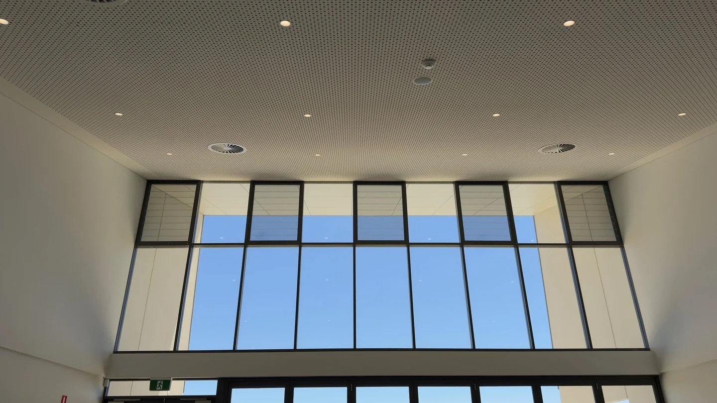 And let there be light ✨⁠
⁠
Floor-to-ceiling doors and windows flood the main foyer of Carey Baptist College&rsquo;s new STEM building with beautiful natural warmth.⁠
⁠
The abundance of natural light not only enhances the architectural design but cre
