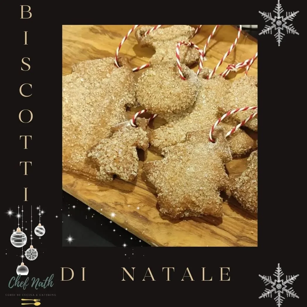 BISCOTTI DI NATALE!!! 

Per chi ama fare biscotti in famiglia, vi do un idea golosa, biscotti natalizi da appendere all'albero ☃️❄️🌲

Fai scorrere le foto per avere tutta la ricetta!! 

Buon 8 dicembre a tutti 👩🏼&zwj;🍳🥰