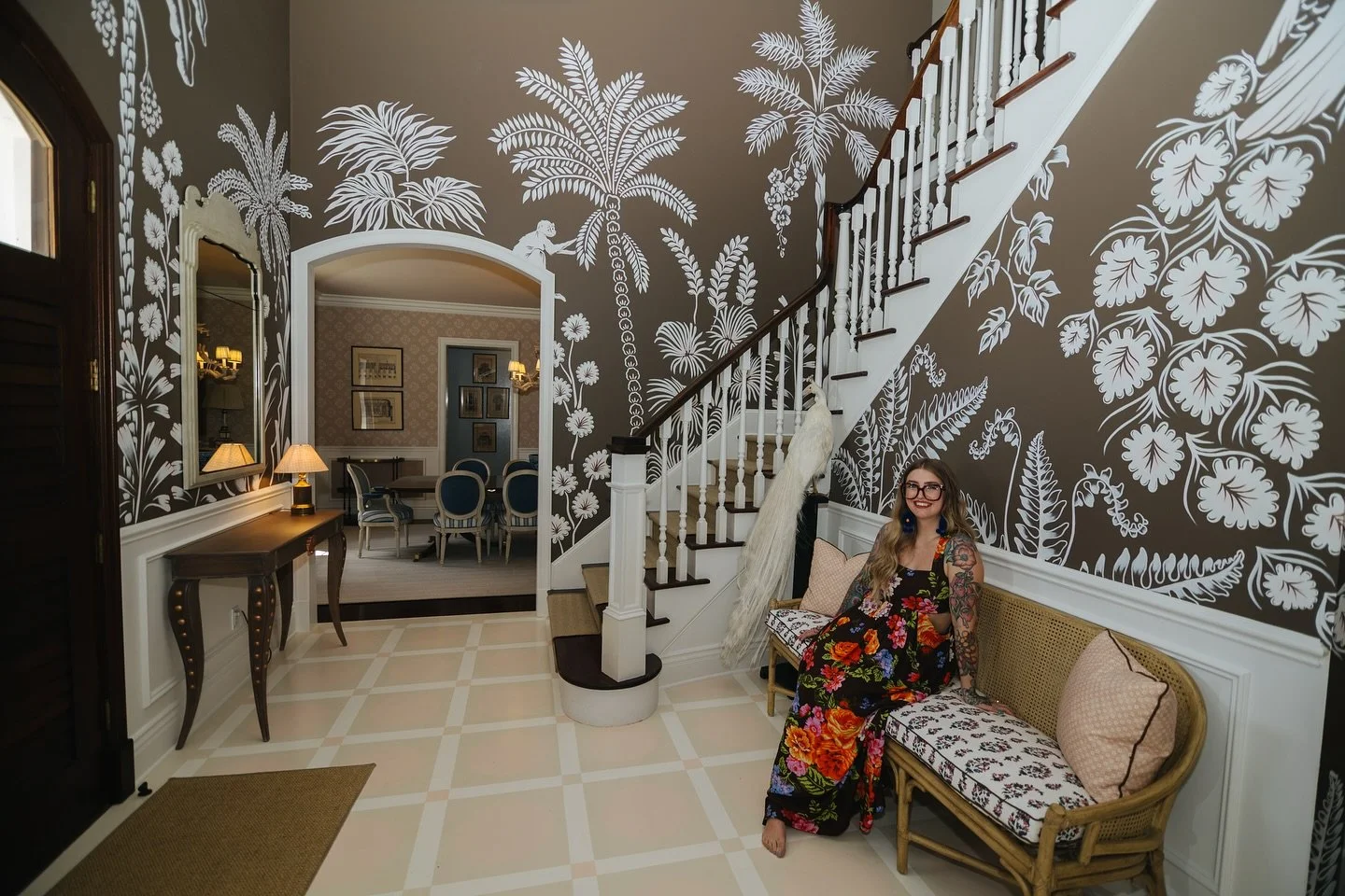 &ldquo;Insert myself for scale of this big beauty&rdquo;

Hand painted walls by me! Interior design by @caitlinkah and @savannahglock! Hand painted floors by @marymeadeevans! Photography by @slpstudios!  Dream team!!

#interiordesign #decorativepaint