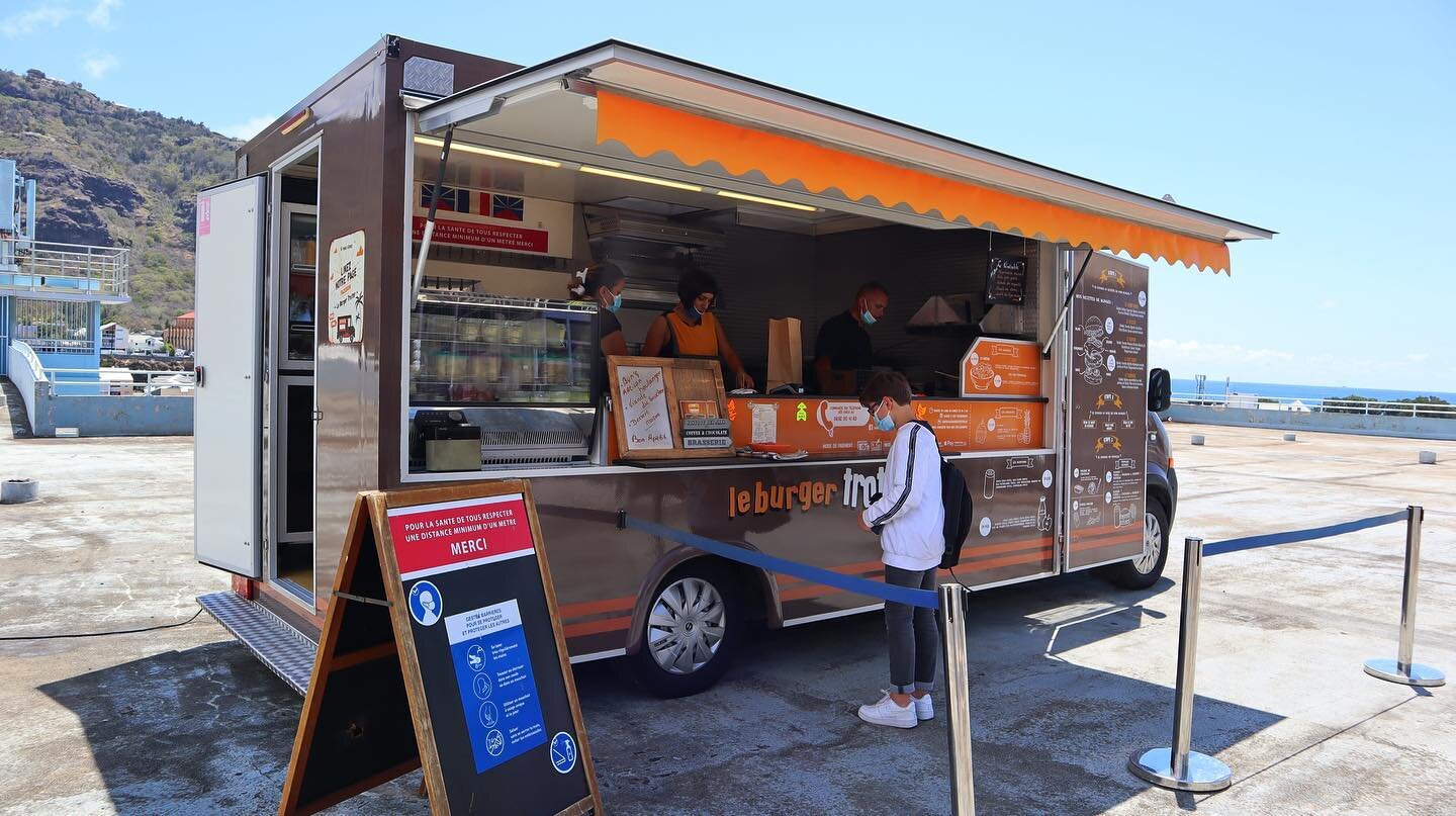 Rendez-vous ce tous les mercredis de 11h &agrave; 14h &agrave; l'H&ocirc;tel de ville de Saint-Denis, &agrave; l'angle de la rue Pasteur et Gasparin

🌴🚍📍 Retrouvez nous cette semaine du 18 au 23 Avril :

- DE 11H &agrave; 14H -
➡LUNDI : Parking en