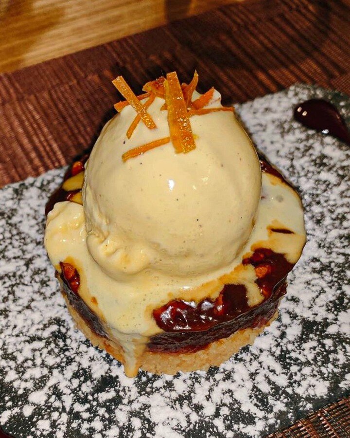 𝐏𝐞𝐜𝐚𝐧 𝐩𝐢𝐞 🌋🔥✨

D&eacute;couvrez notre dessert du moment &quot;Pecan Pie&quot;, une tartelette sabl&eacute;e, des noix de p&eacute;can au caramel lact&eacute; et une boule de glace &agrave; la vanille 😋

📸: merci @l.ahp

👉 R&eacute;servat