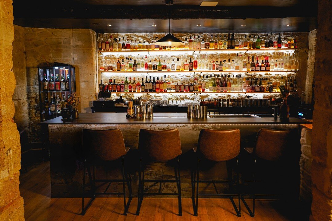 𝗢𝘂𝘃𝗲𝗿𝘁 𝗟𝘂𝗻𝗱𝗶 𝟭𝗲𝗿 𝗠𝗮𝗶 

Nous sommes ouvert ce lundi 1er Mai de 19h &agrave; 1h 🍸

𝗟𝗲 𝗤𝘂𝗮𝘁𝗿𝗶𝗲̀𝗺𝗲 𝗧𝗶𝗲𝗿𝘀
Bar &agrave; cocktails et Spiritueux
www.barlequatriemetiers.com
📍10 Rue Roucher - Montpellier
Du lundi au samedi 