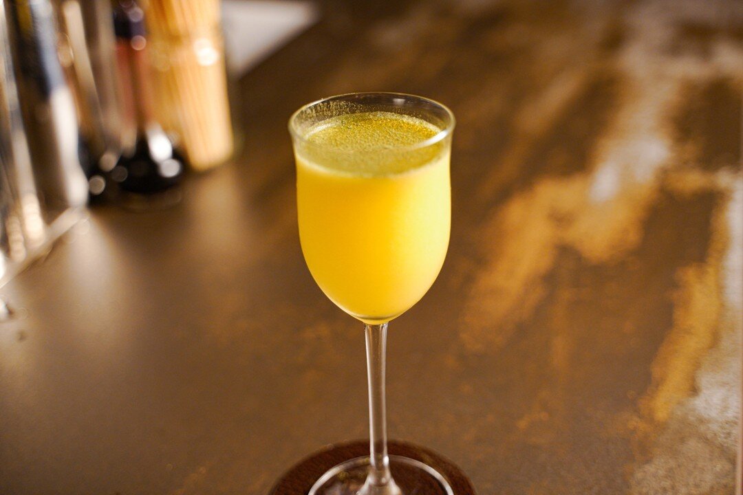 NAUDIN

Gin
Kumquat
Estragon
Citron
Ortie

@latheriaque 

𝗟𝗲 𝗤𝘂𝗮𝘁𝗿𝗶𝗲̀𝗺𝗲 𝗧𝗶𝗲𝗿𝘀
Bar &agrave; cocktails et Spiritueux
www.barlequatriemetiers.com
📍10 Rue Roucher - Montpellier
Du lundi au samedi | 19h &agrave; 1h - Sans r&eacute;servati