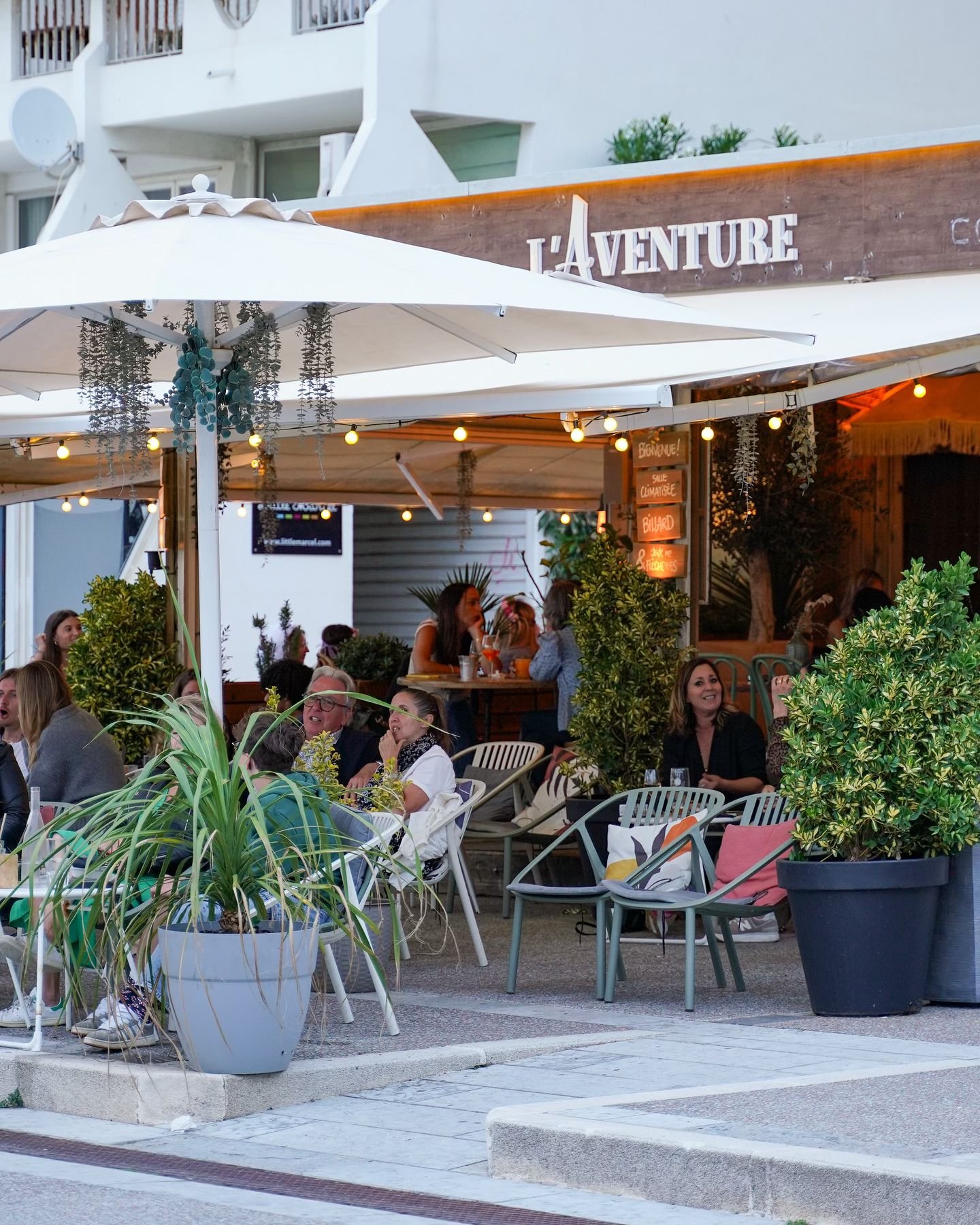 𝗢𝘂𝘃𝗲𝗿𝘁 𝟳𝗷/𝟳 𝗱𝗲 𝟵𝗵 𝗮̀ 𝟭𝗵

Encore quelques jours pour profiter de votre bar favori sur le port de La Grande Motte. Nous serons en cong&eacute;s &agrave; partir du lundi 4 novembre ⏳

𝗟&rsquo;𝗔𝘃𝗲𝗻𝘁𝘂𝗿𝗲
Dʀɪɴᴋ &bull; Fᴏᴏᴅ &bull; Mᴜ