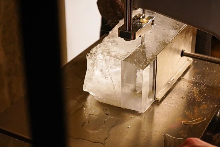 Découpe bloc de glace