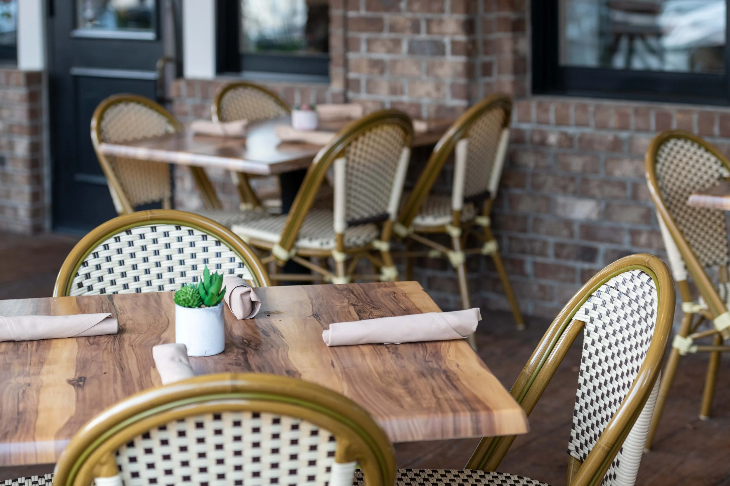 Outdoor Dining Equipment: Making the Most of Late Summer