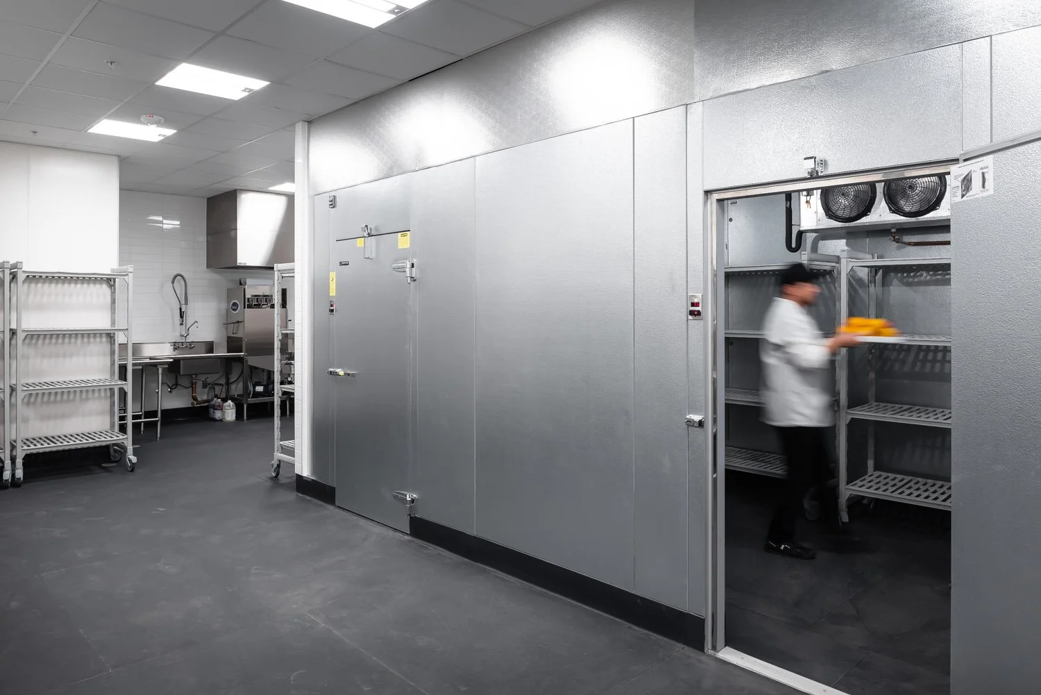 Reach-In vs. Walk-In Refrigerators: Which Is Right for You?