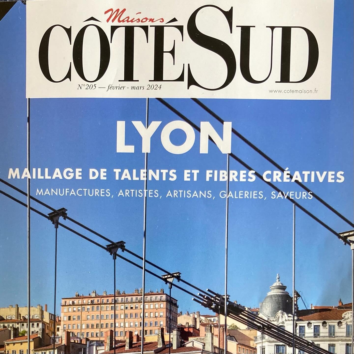 Dans ces riches pages de C&ocirc;t&eacute; Sud sur lyon
🖊️
les tr&egrave;s beaux textes plein de d&eacute;licatesse de @virginie.bertrand13 et les photos de @pierrick.verny. Merci pour &laquo;&nbsp;l&rsquo;&acirc;me nature&nbsp;&raquo; et le &laquo;