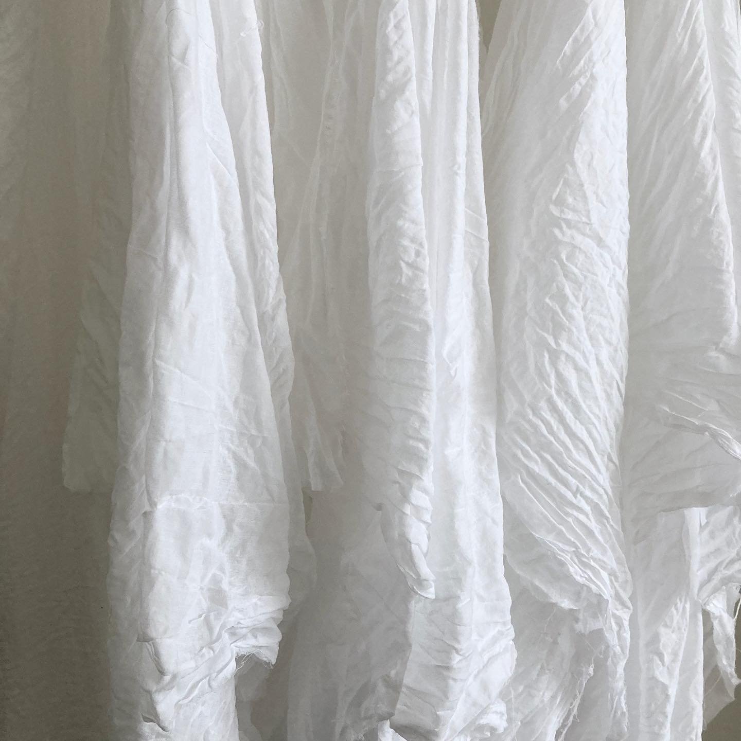 Glane de blanc, glanes d&rsquo;&eacute;t&eacute; 

#glanedete #atelier #studiolife #wip #marouflage #blanc #toile #artwork #artcontemporain #exposition #galerie #papier #ete #summer #white #oeuvresurpapier#artcontemporain 
@zoblax #beatricebrechignac