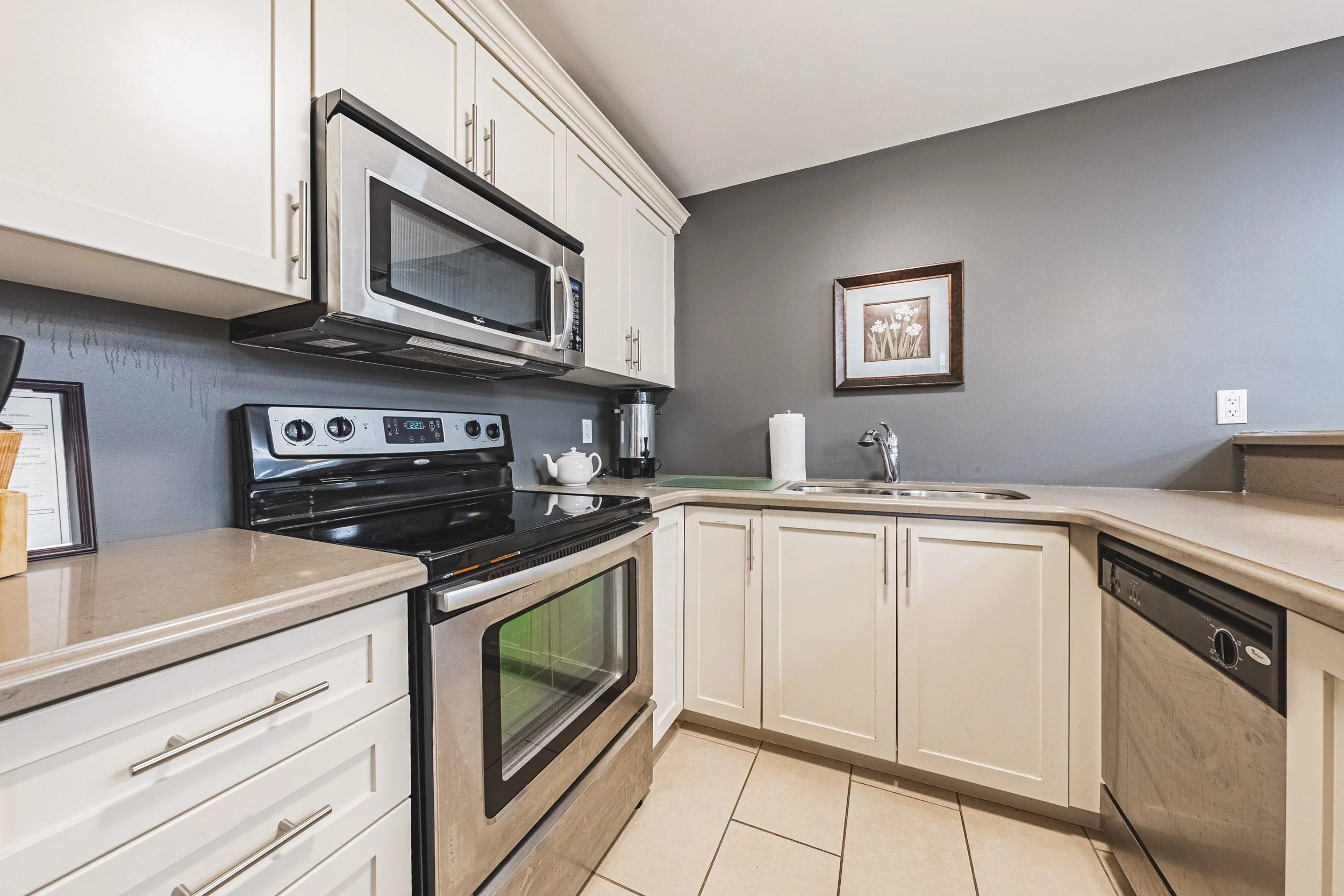 31 - 125 Wilson St W #214, Ancaster.jpg