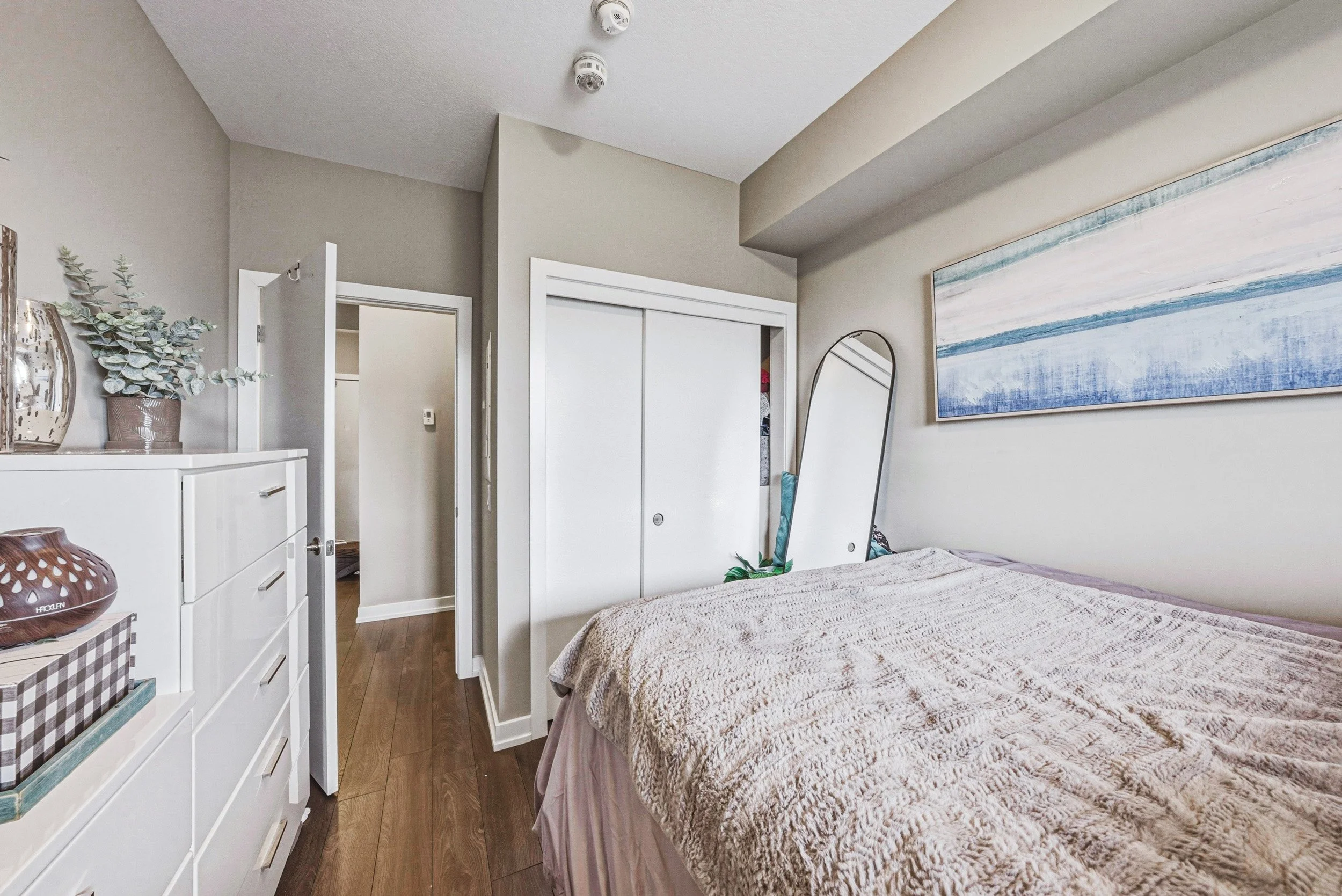 18 - 10 Esplanade Ln #519, Grimsby.jpg