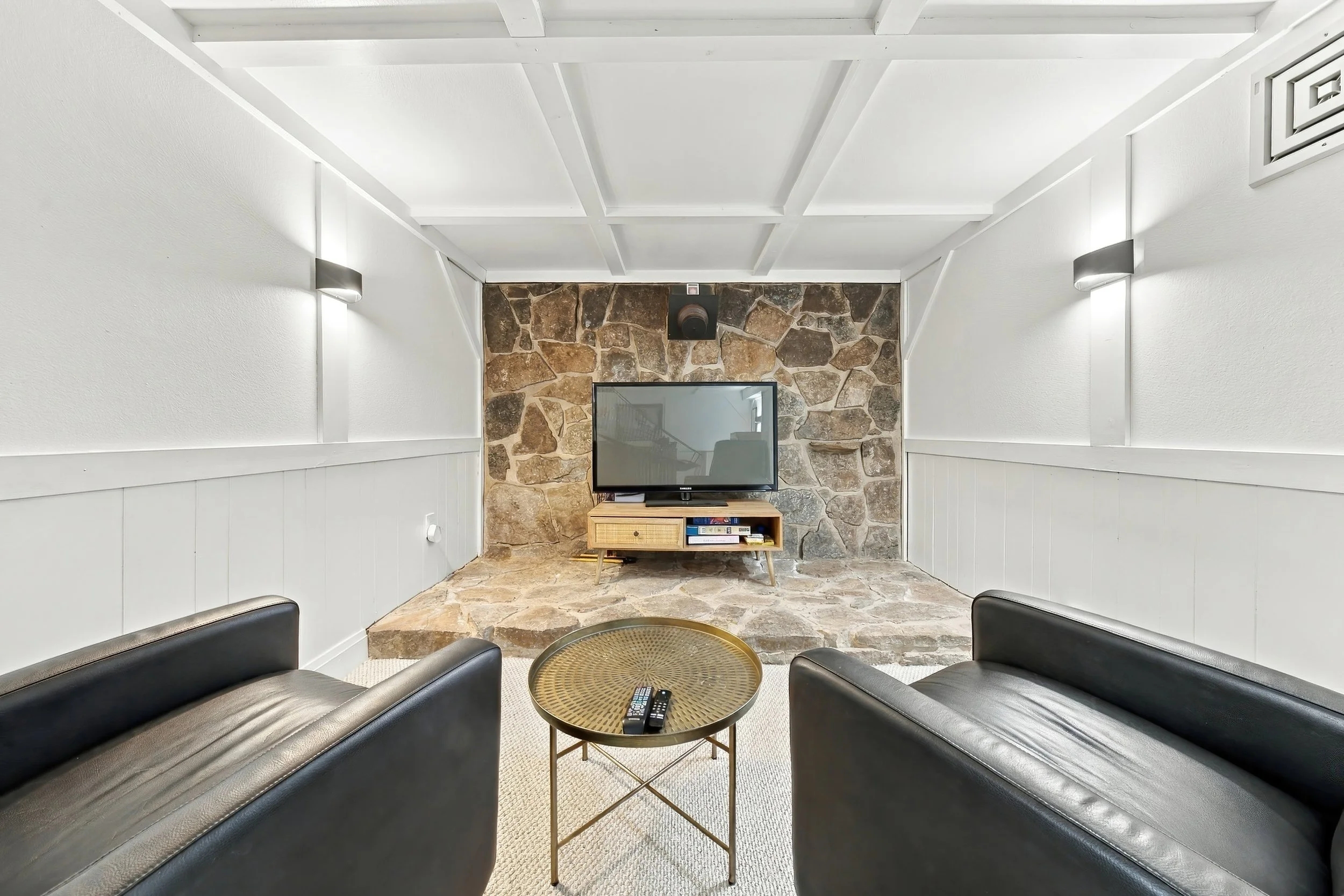 26 - 13 Delsey St, Dundas.jpg