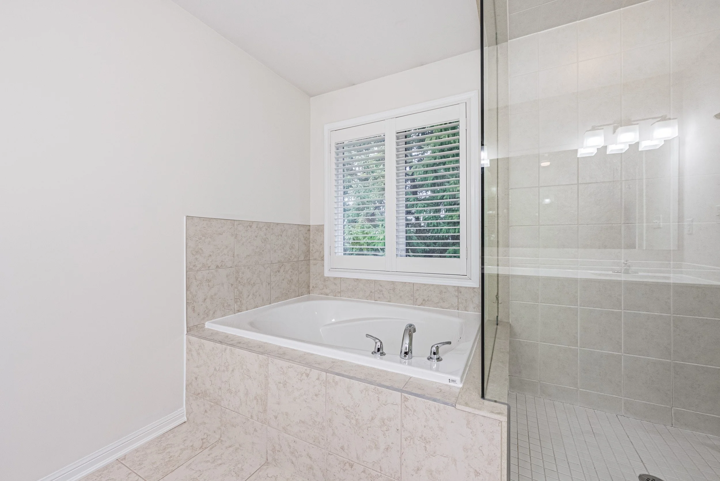 26 - 85 Peer Court, Ancaster.jpg