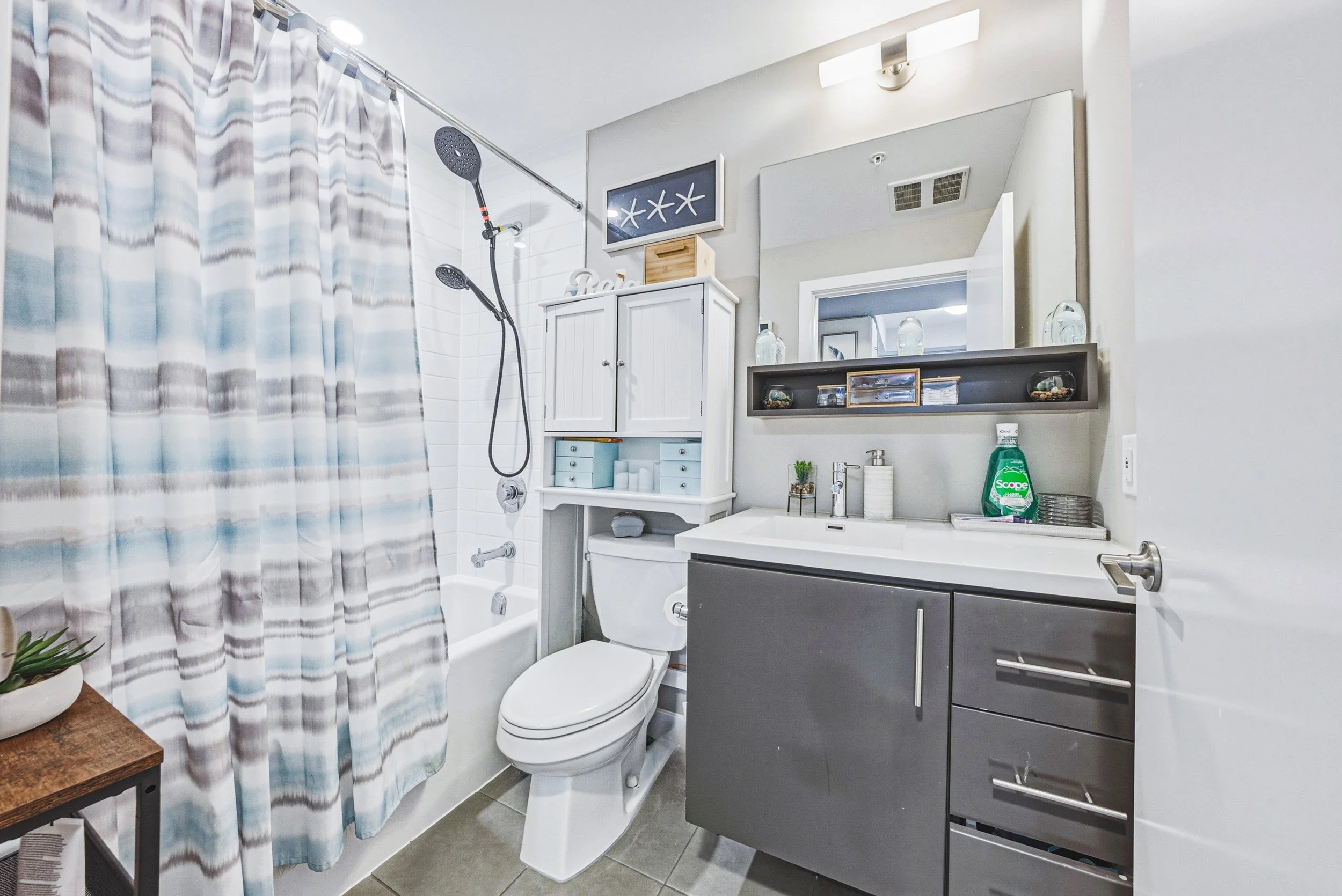19 - 10 Esplanade Ln #519, Grimsby.jpg