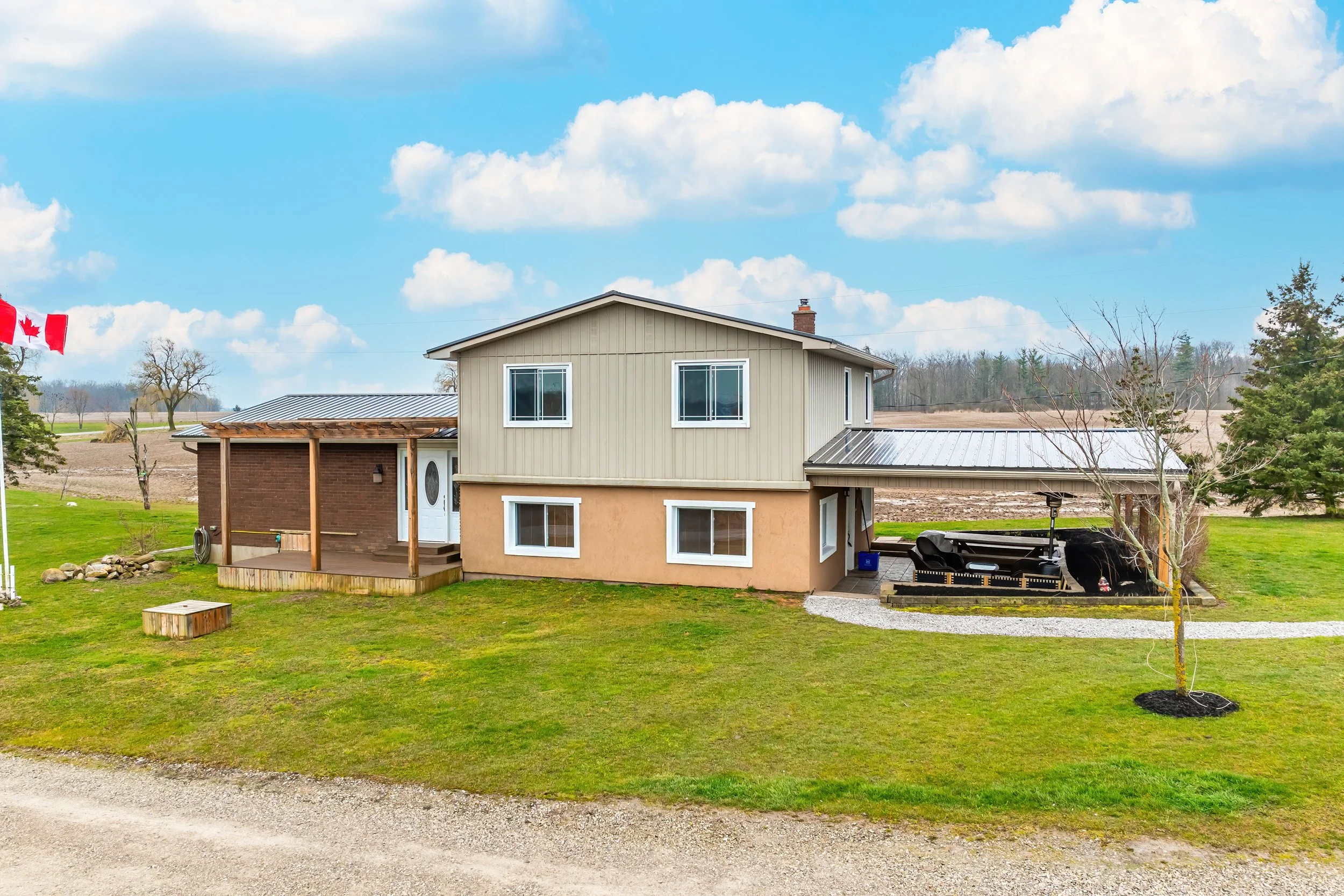 307 Turnbull Rd, Canfield