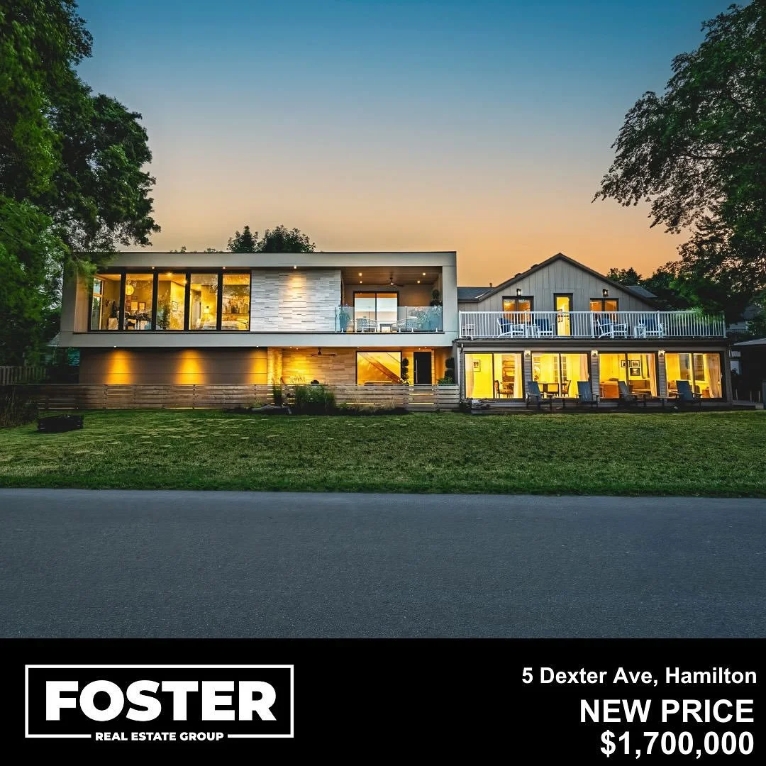 🌊 New Price Alert! 🌊
📍 5 Dexter Ave, Hamilton
Now offered at $1,700,000
Where beachy vibes meet modern luxury — this stunning 4 bed | 3 bath lakefront retreat captures the best of both worlds. 💙
✨ Original cottage charm meets a showstopp