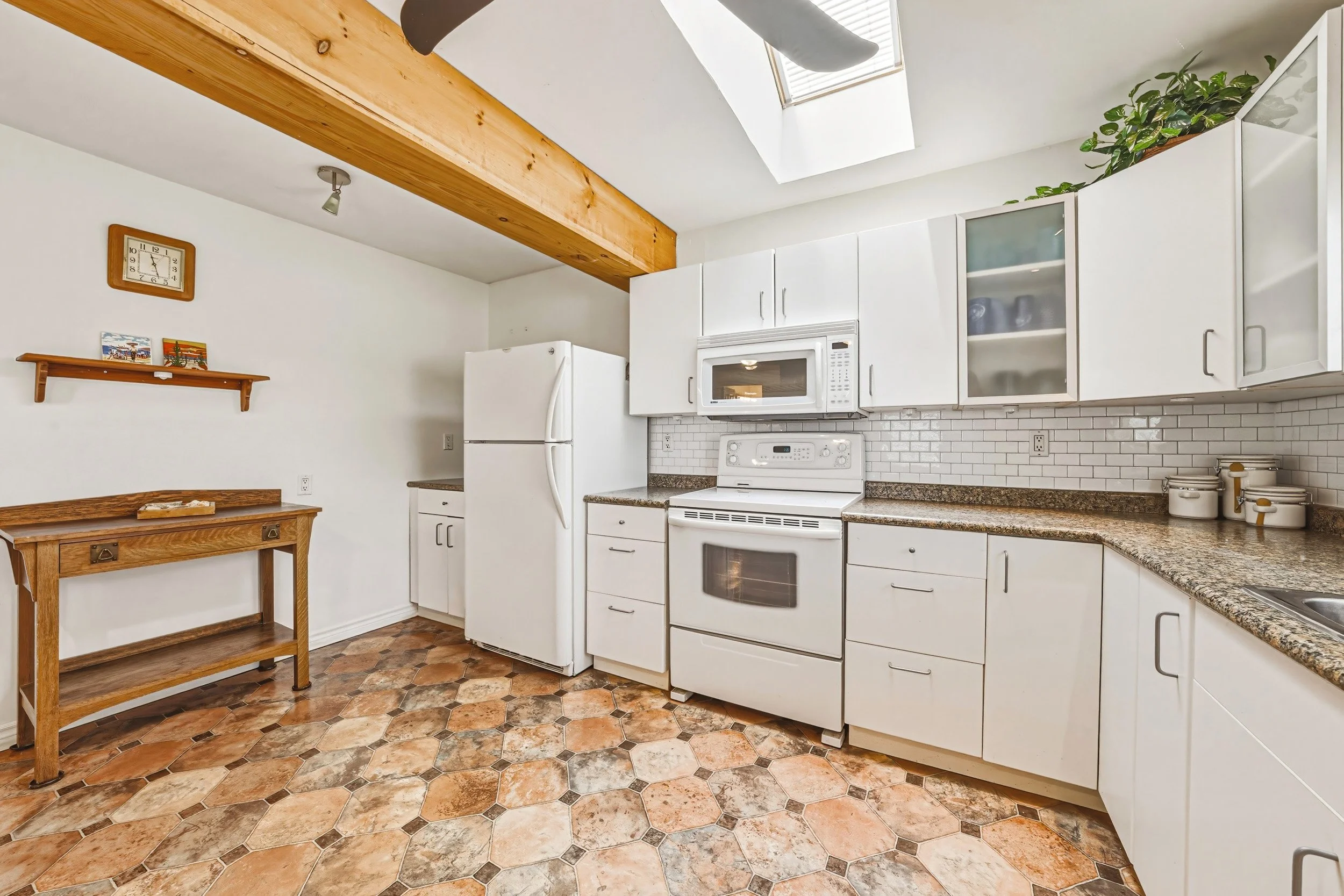 15 - 52 Wilcox Drive, Peacock Point.jpg