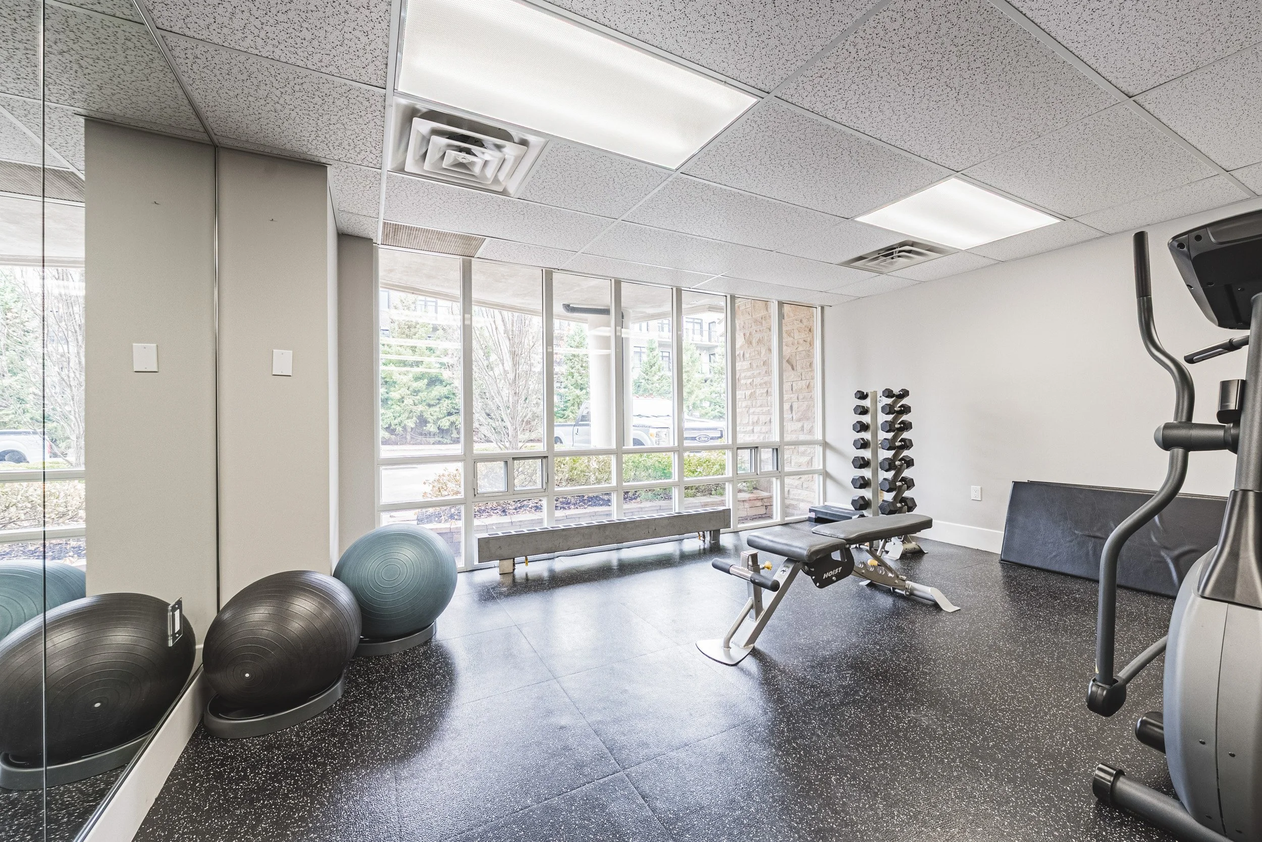 33 - 125 Wilson St W #214, Ancaster.jpg