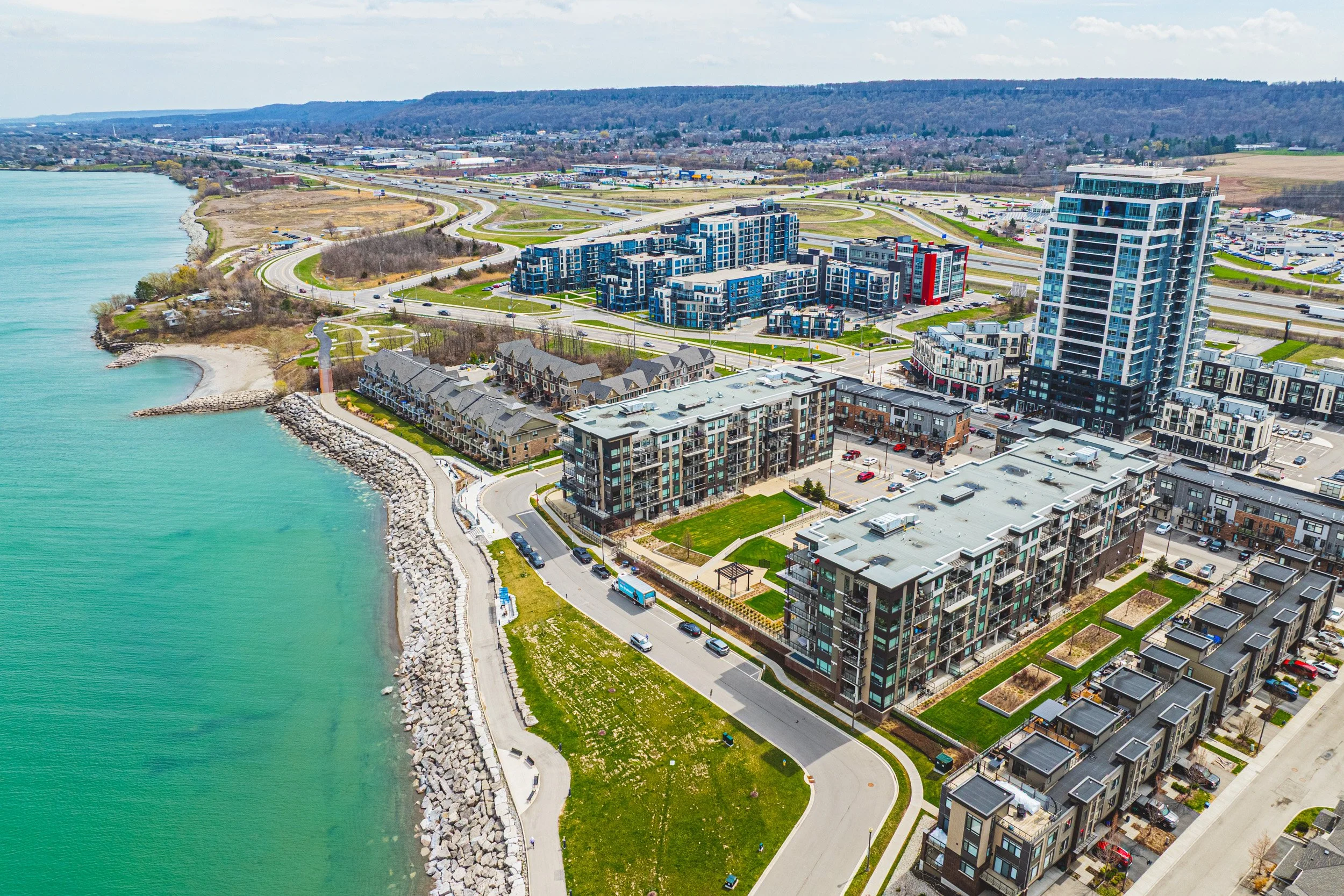 35 - 10 Esplanade Ln #519, Grimsby.jpg